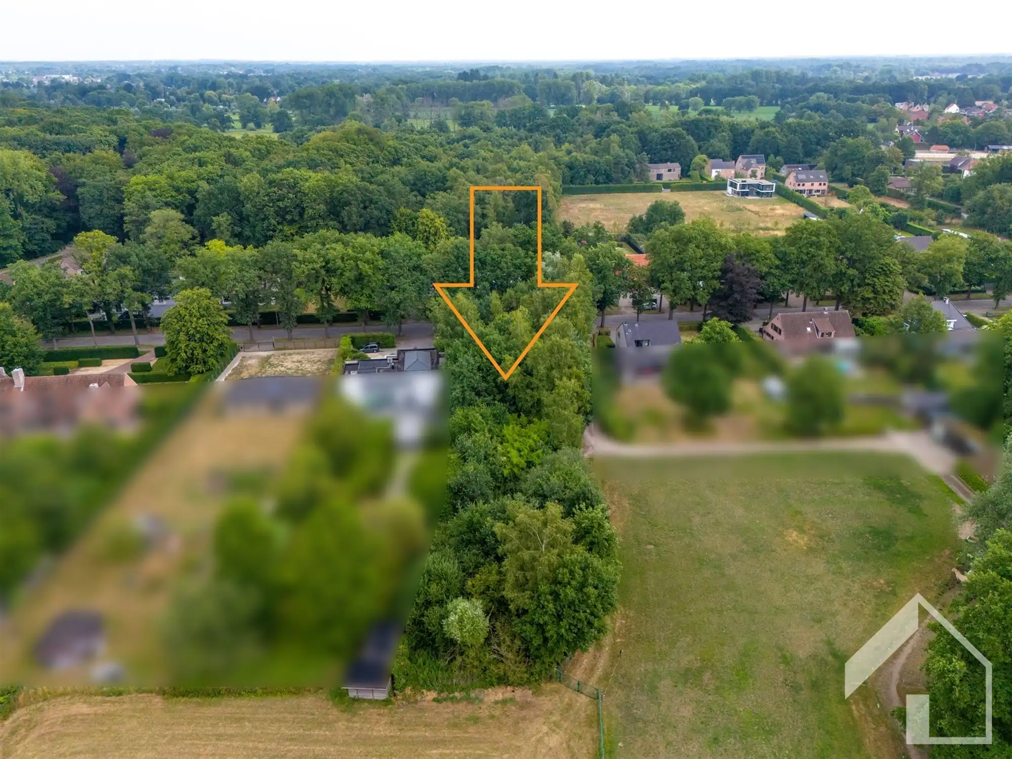 Ruime grond (2.060 m²) voor open bebouwing  foto 2