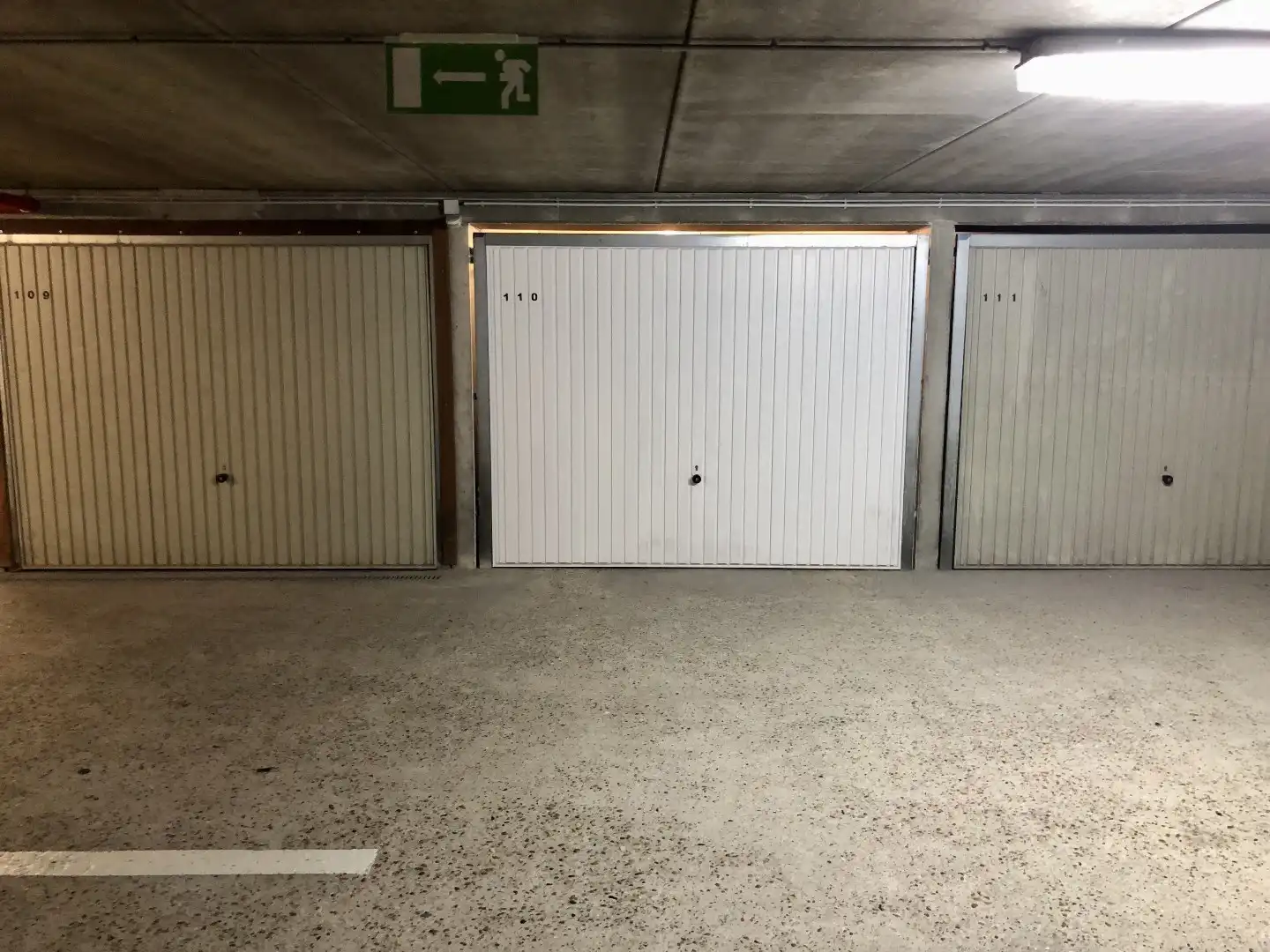 Gesloten garage - aan de Zeedijk foto 4