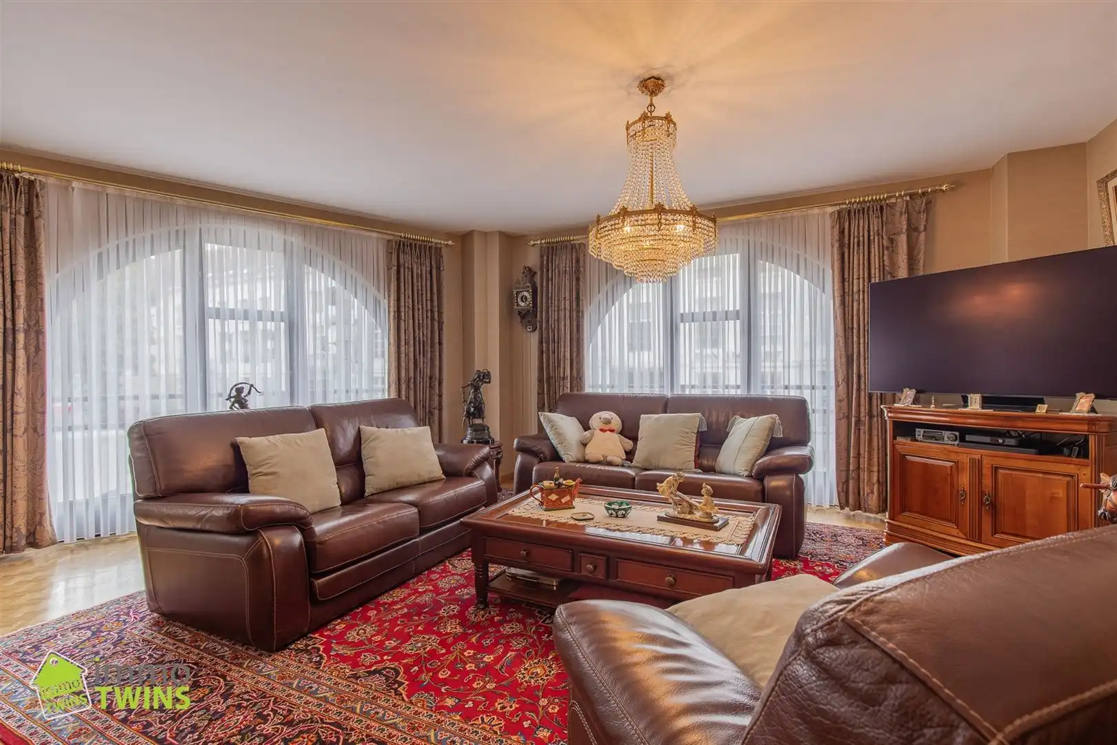 Stijlvol appartement met prachtig uitzicht op het Keizersplein hartje Aalst foto 3