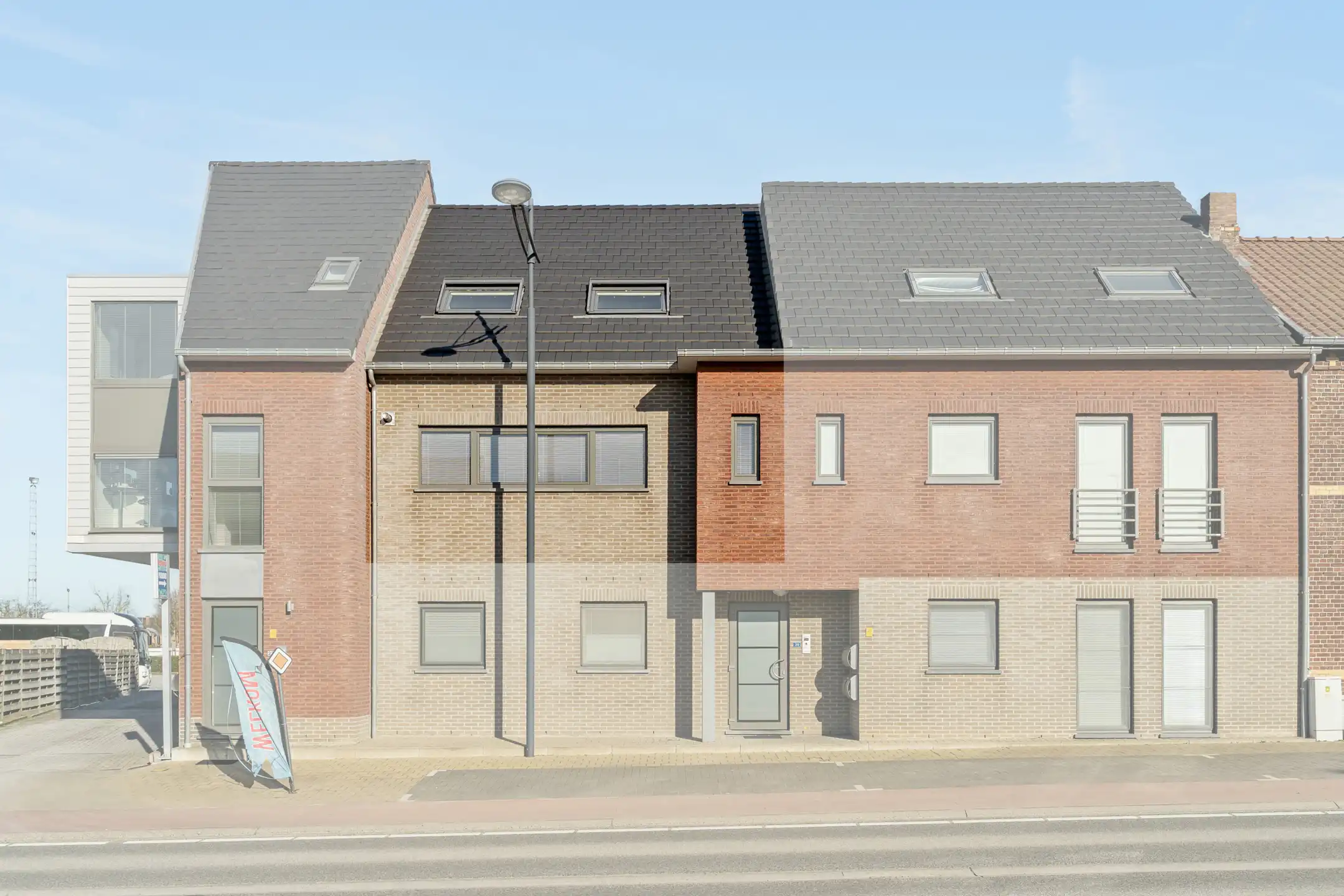 Perfect onderhouden duplex in het hart van Riemst foto {{pictureIndex}}