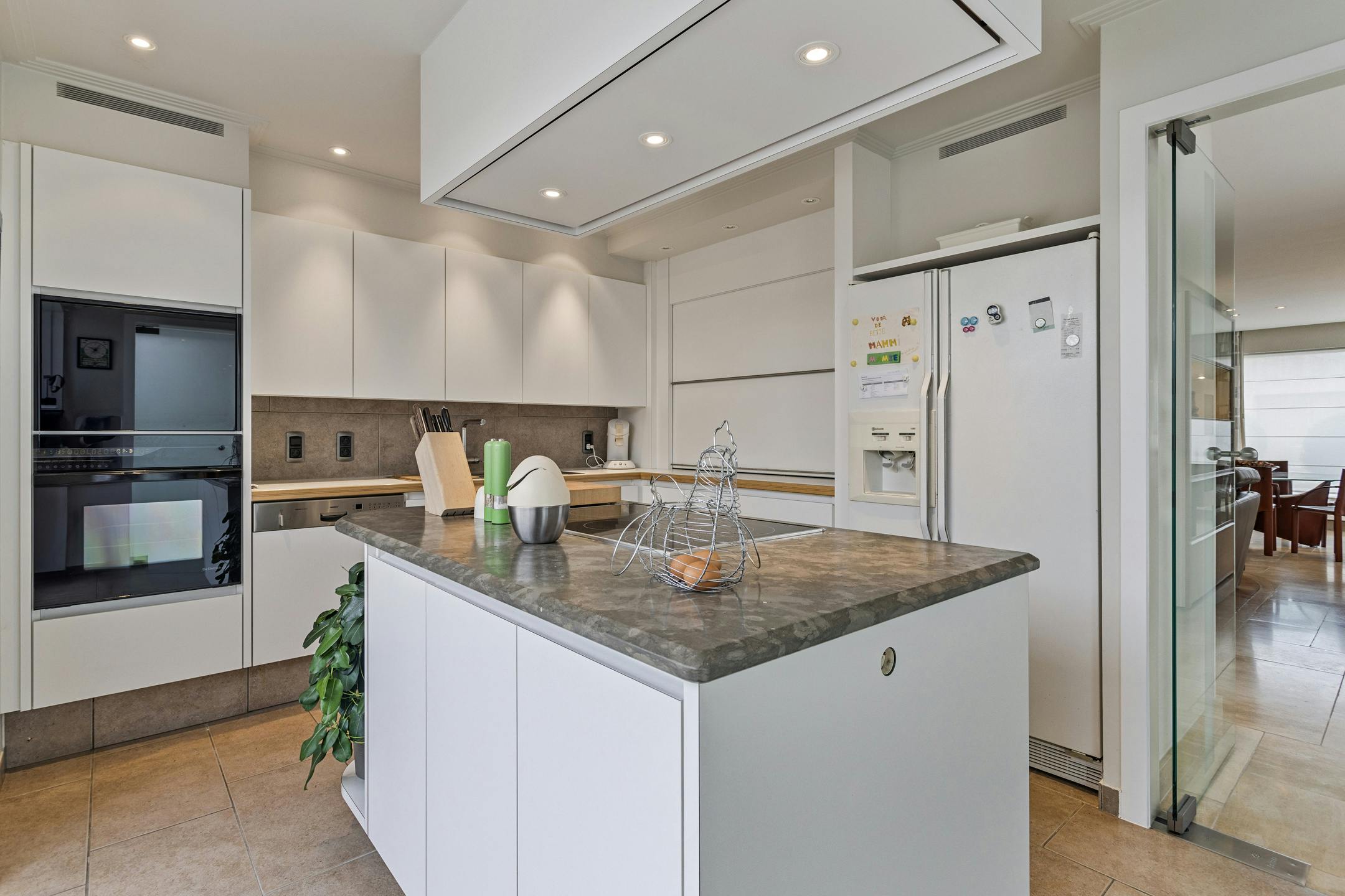 Uitzonderlijke eigendom: woonst met loods op toplocatie foto 8