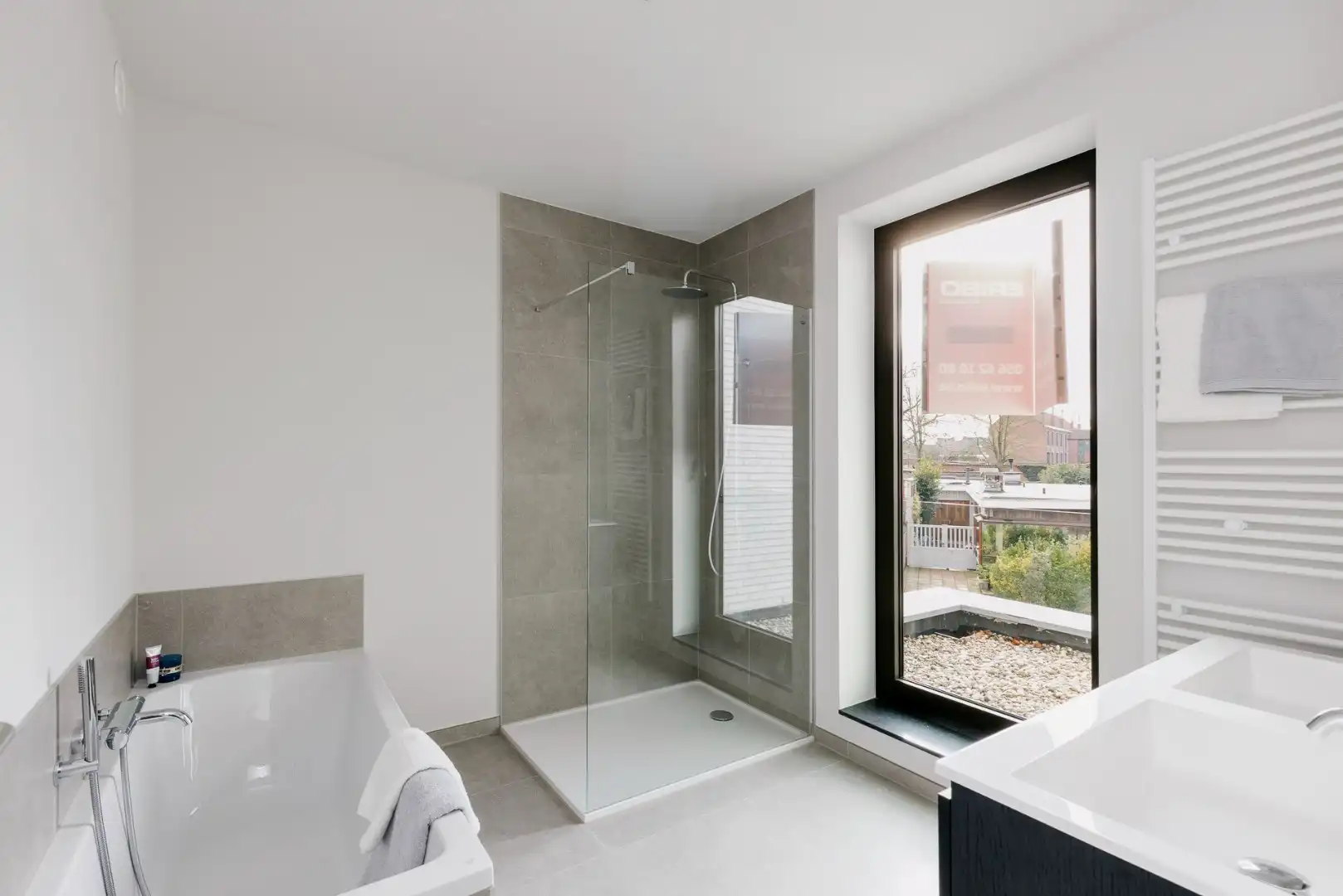 Instapklare woning in hartje Harelbeke, overal dichtbij  foto 9