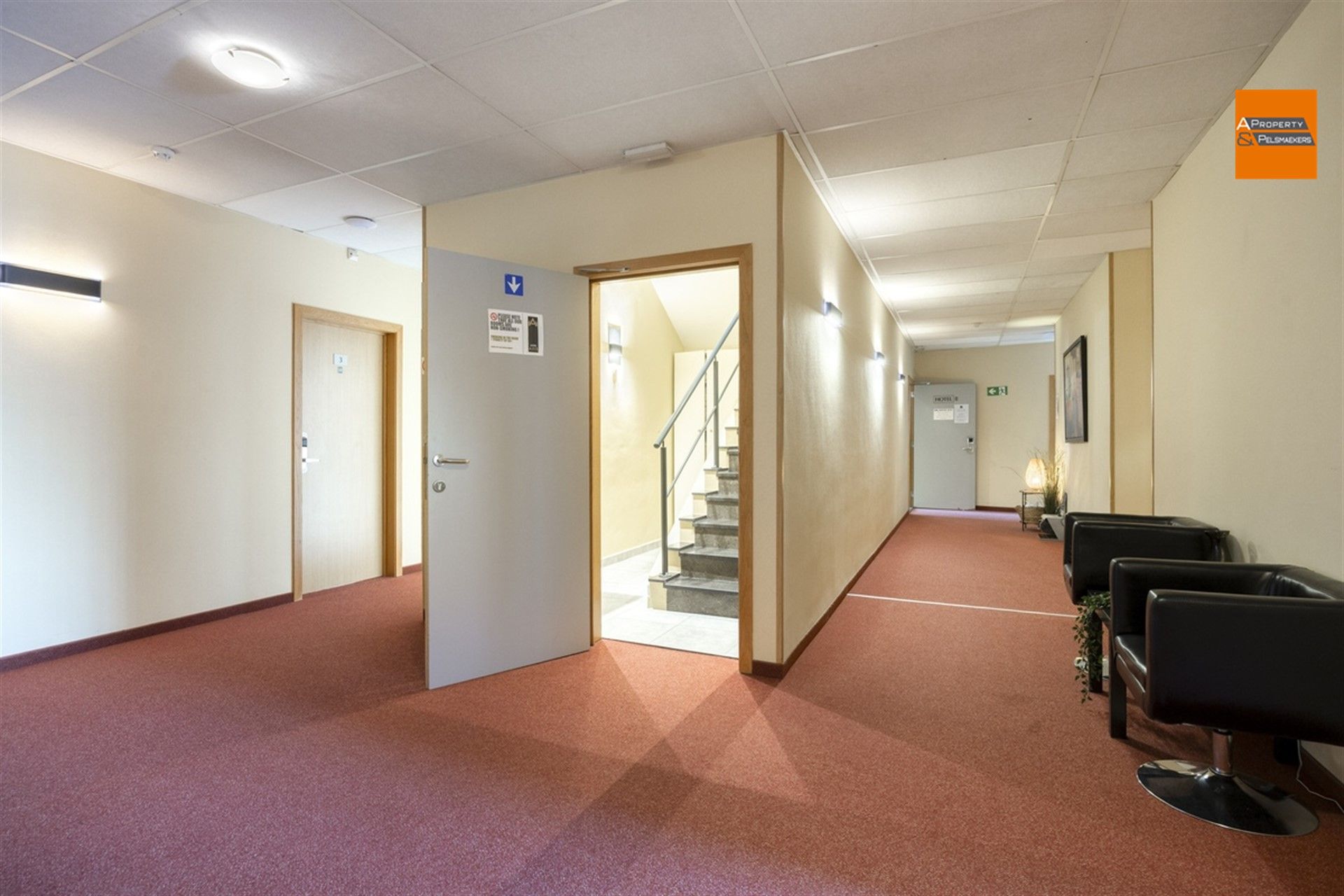 Hotel met 24 kamers foto 10
