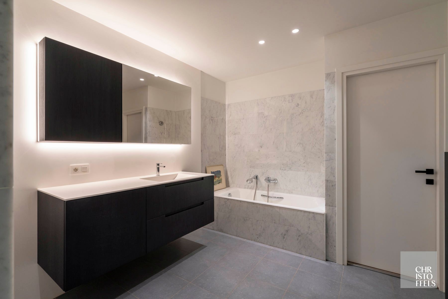 Exclusief villa-appartement (183m²) met privé tuin gelegen in een afgesloten park met buitenzwembad. foto 6