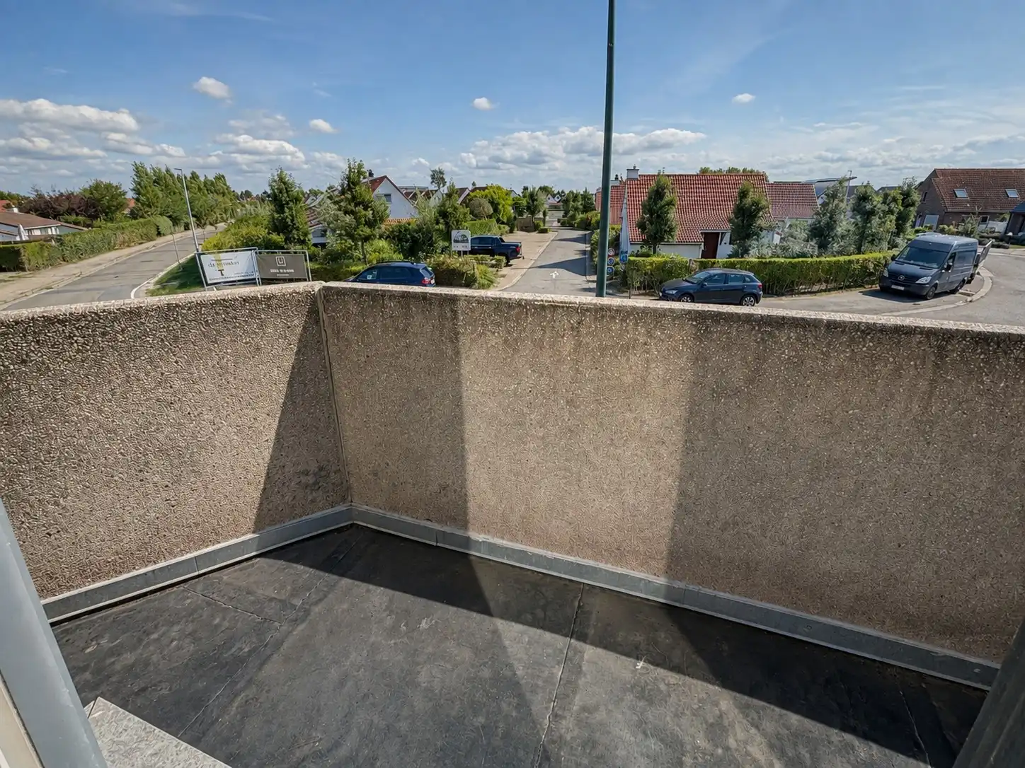 Ruim duplexappartement met 3 slaapkamers nabij het centrum. foto 16