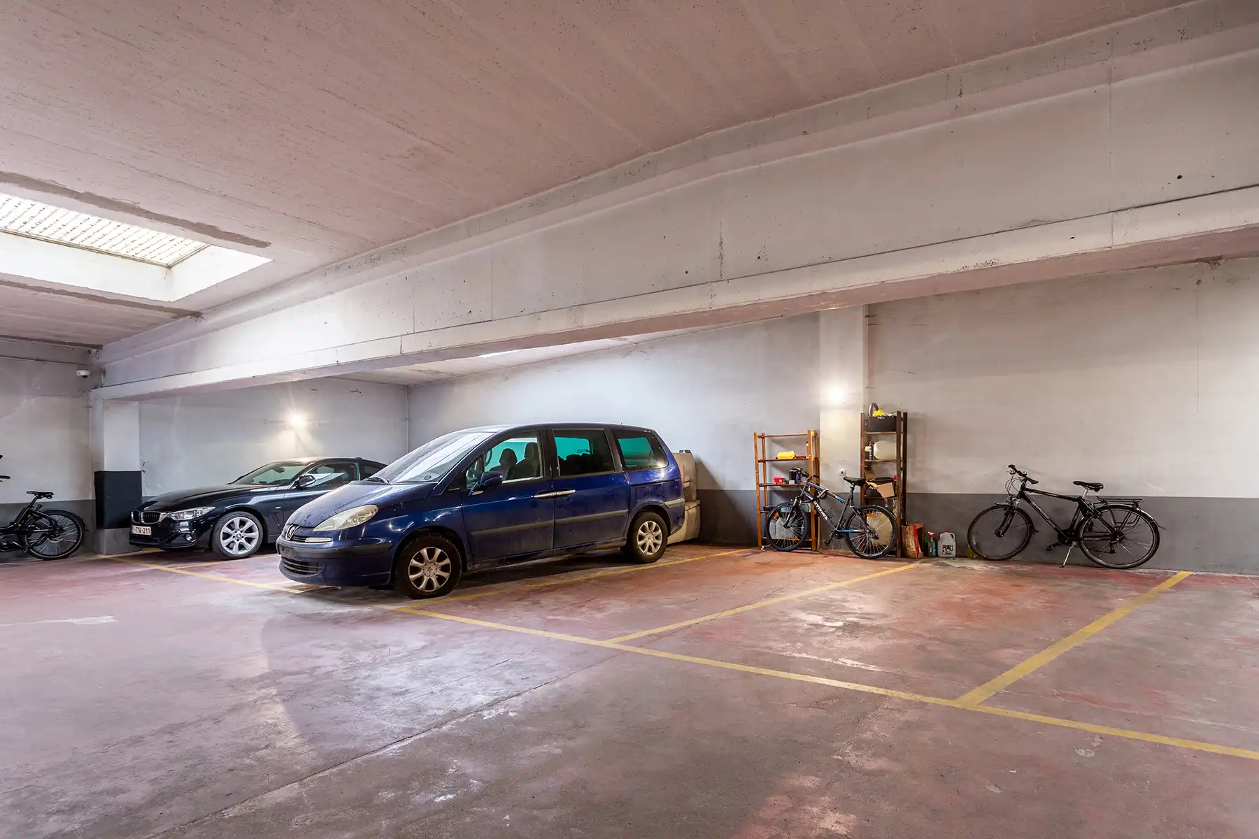 Merksem - Ruim instapklaar 2 slpk app. met terras en P foto 14