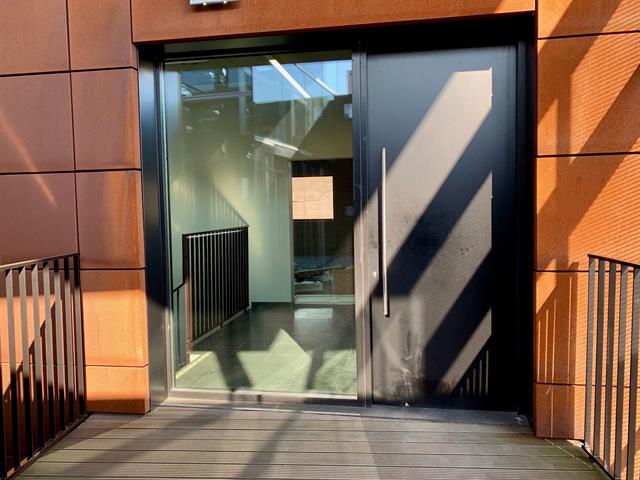 Kantoor met unieke ligging in Genk centrum! foto 10