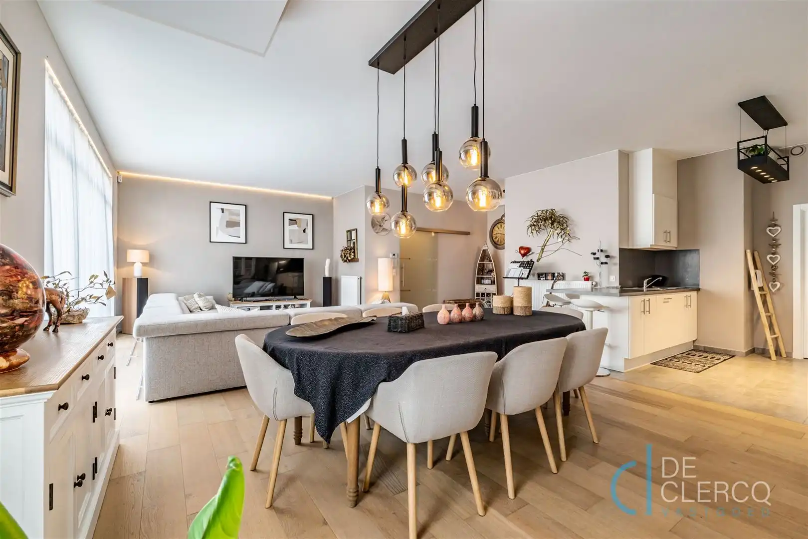 Modern, recent appartement te koop met garage in Gent! foto 4