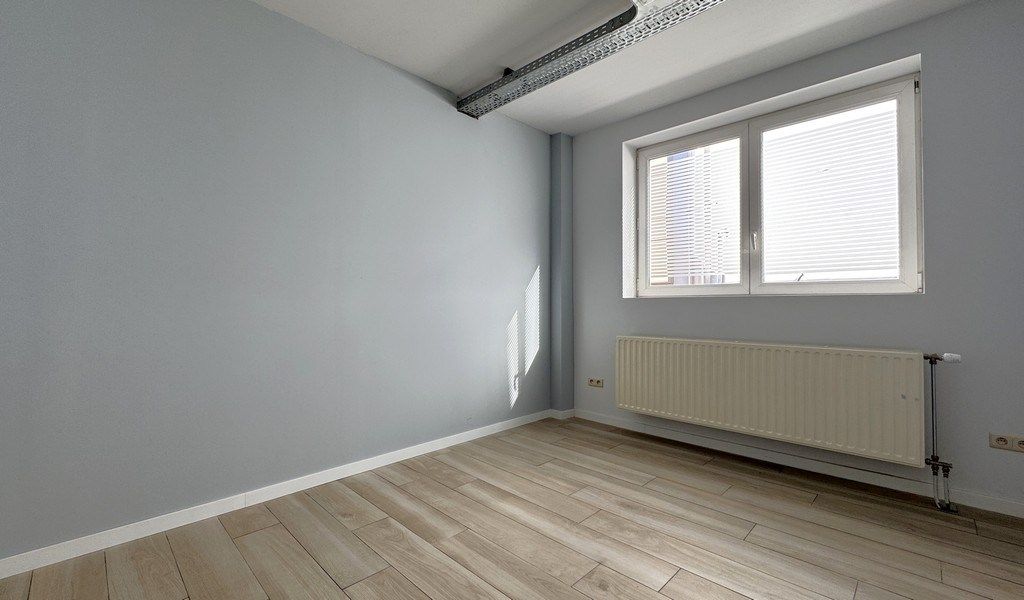 Vernieuwde kantoren te huur vlakbij Eilandje in Antwerpen foto 5