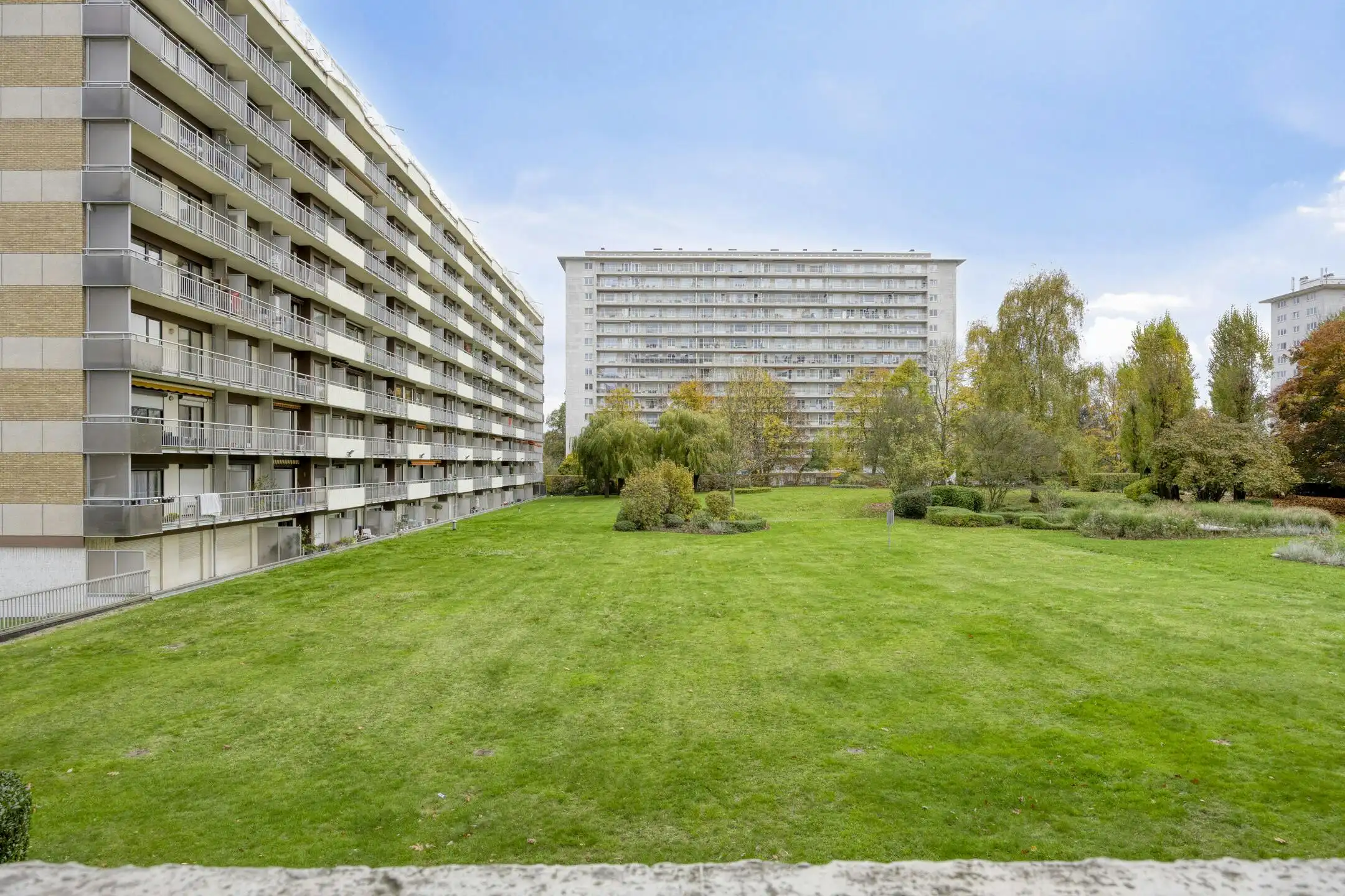 Moderne duplex met 2 slaapkamers omringd door groen in Laken foto 20