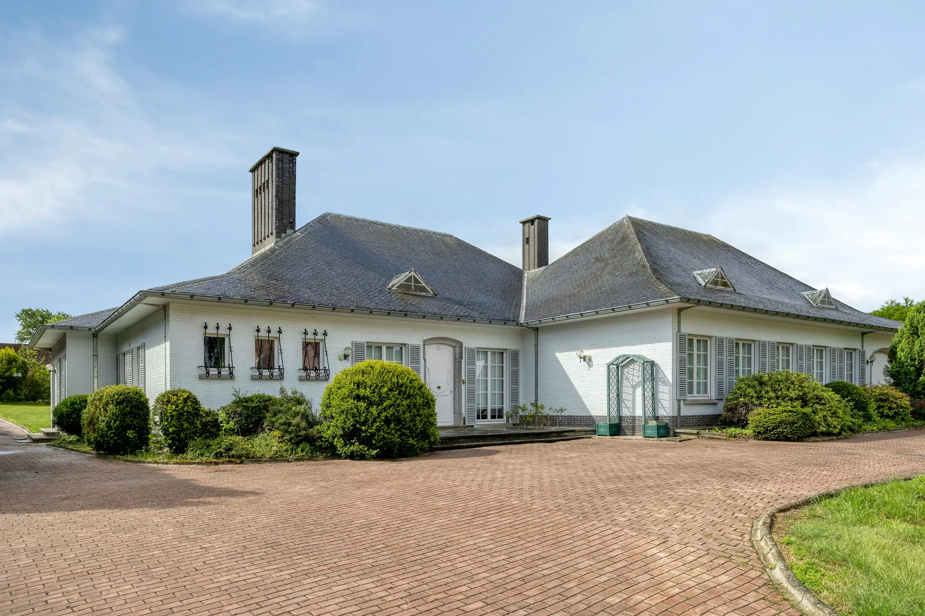 Mooi gelegen landhuis te koop in Meerbeke foto 33