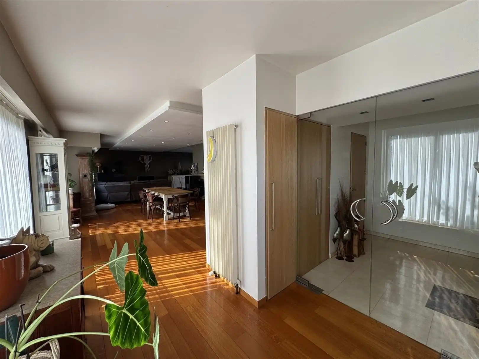 Woning met kantoren en magazijn van 1500m² foto 3