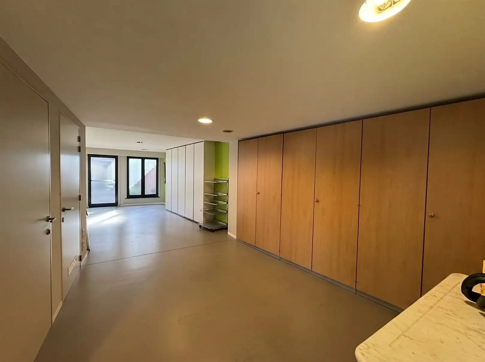Woning met kantoren en magazijn van 1500m² foto 3