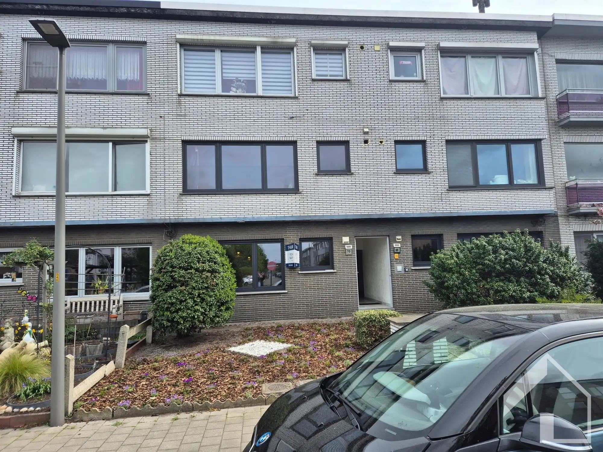 gelijkvloersappartement met 2 slaapkamers, tuin en garage foto 17