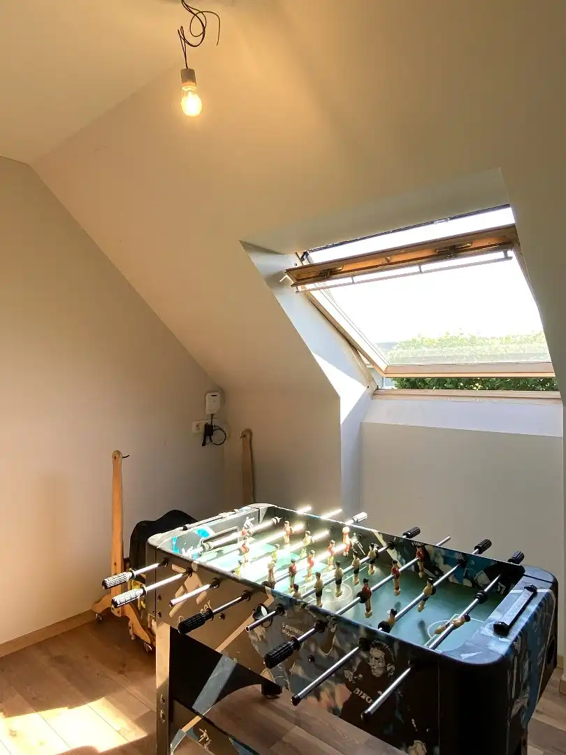 BEDRIJFSWONING/CONCIËRGEWONING MET 4 SLPKS EN TUIN foto 8