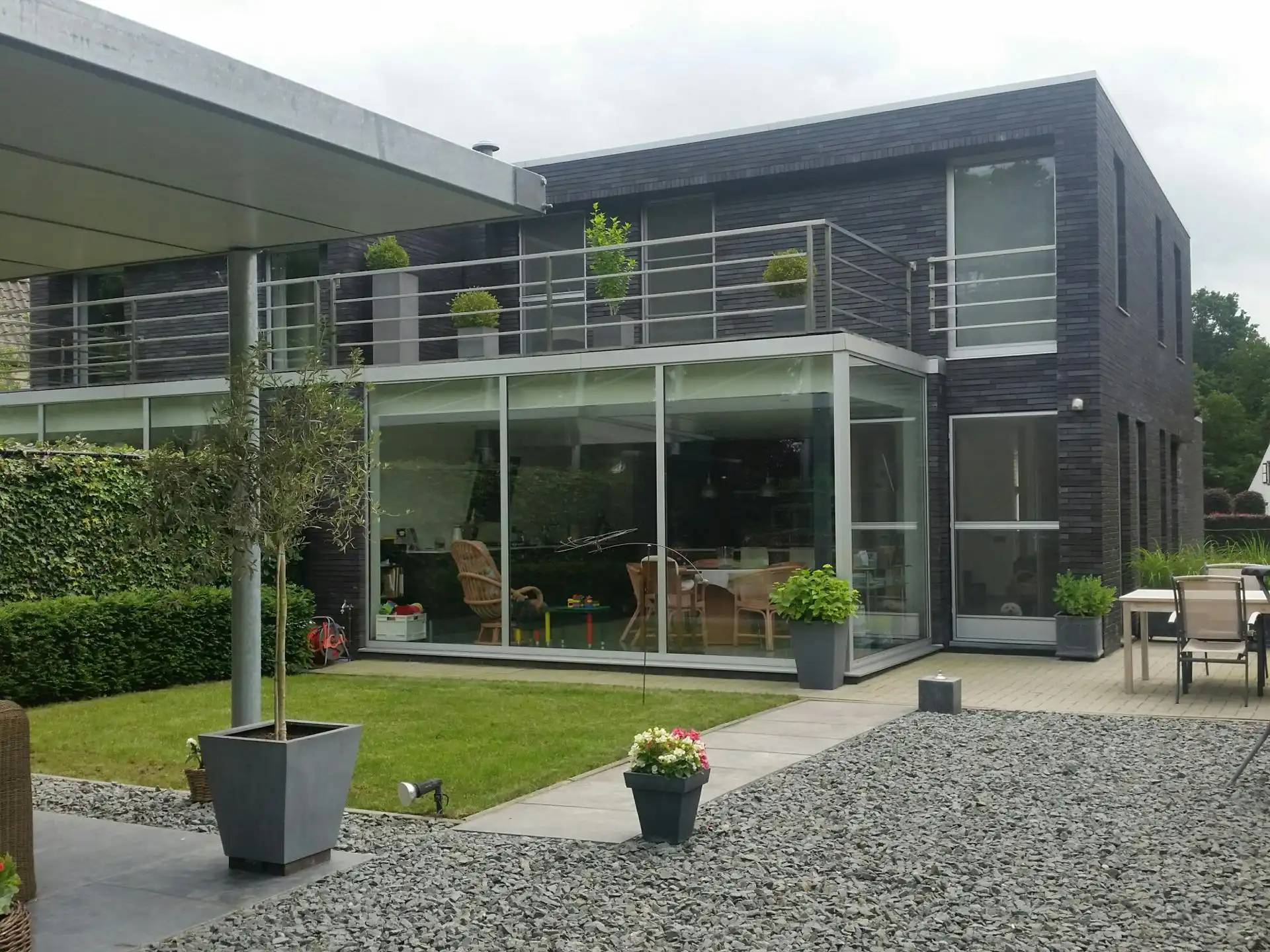 Moderne halfopen woning met 3 slaapkamers foto 23