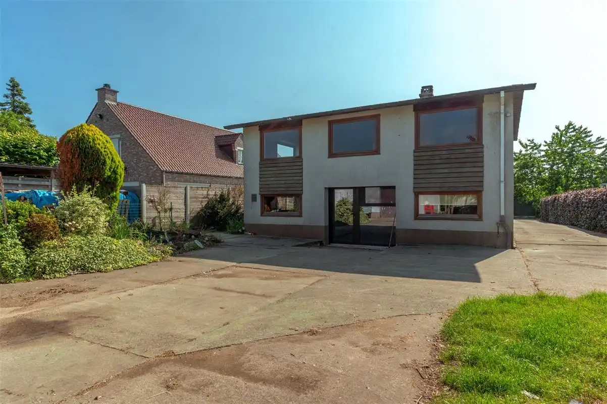 Ruime woning in doodlopende straat  foto 15