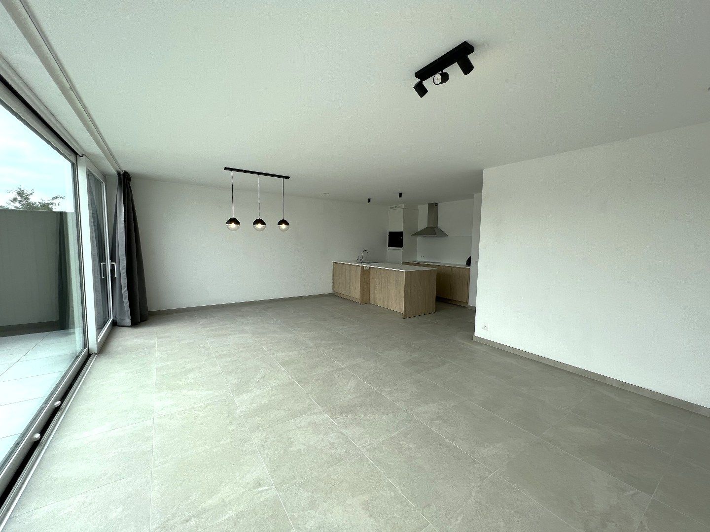 NIEUWBOUW APPARTEMENT MET 2 SLAAPKAMERS, TERRAS EN CARPORT IN IEPER foto 9