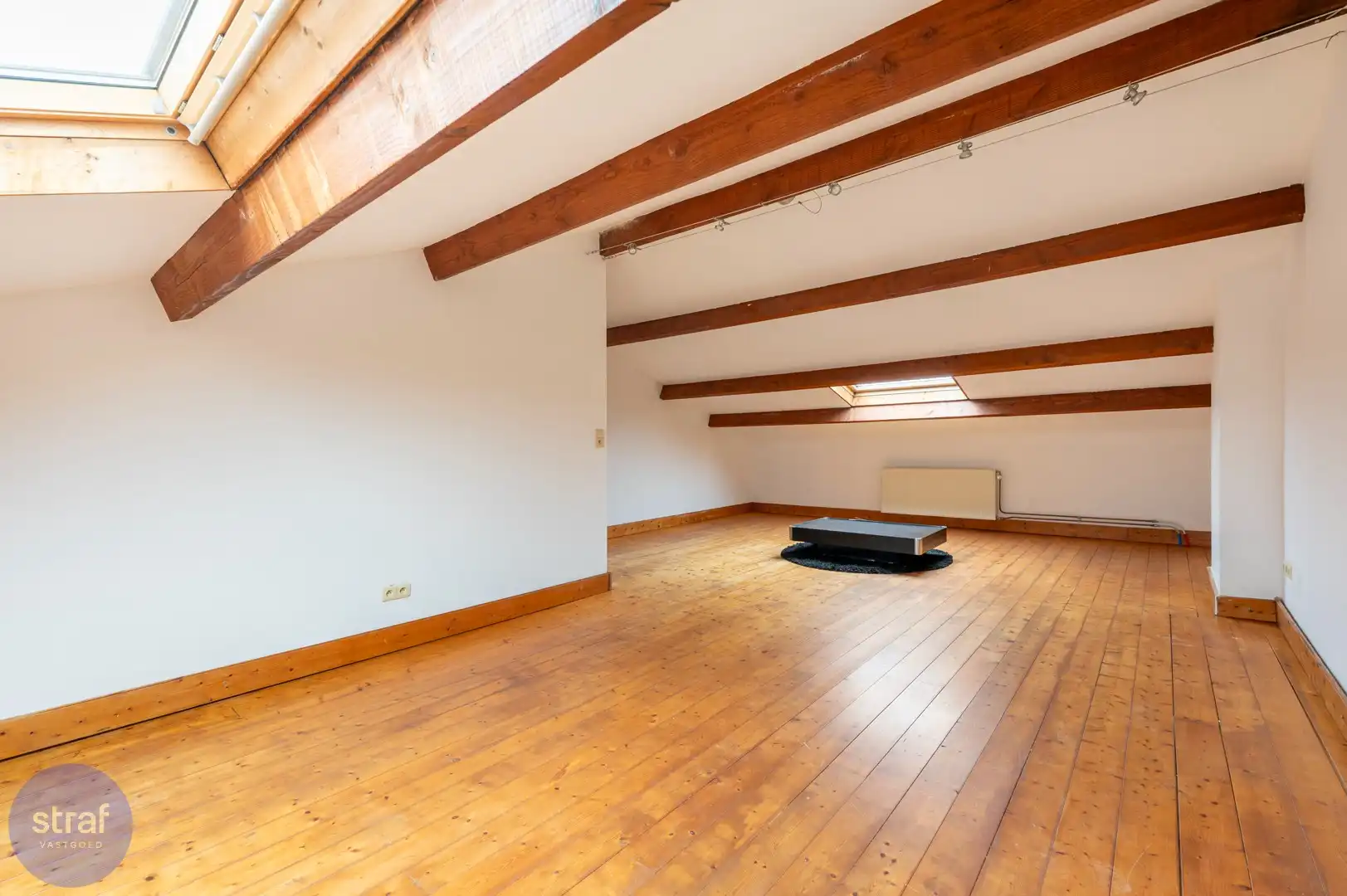 Klassevol Herenhuis met 6 slaapkamers met grote zonnige tuin foto 25