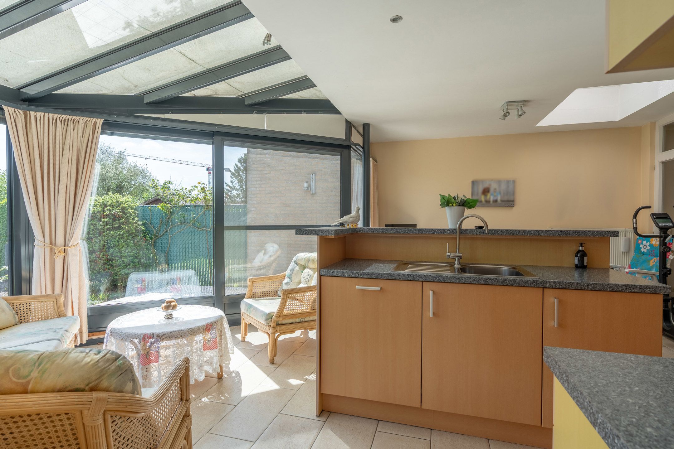 Gunstig gelegen woning (2003) op mooi perceel van 529 m² foto 13
