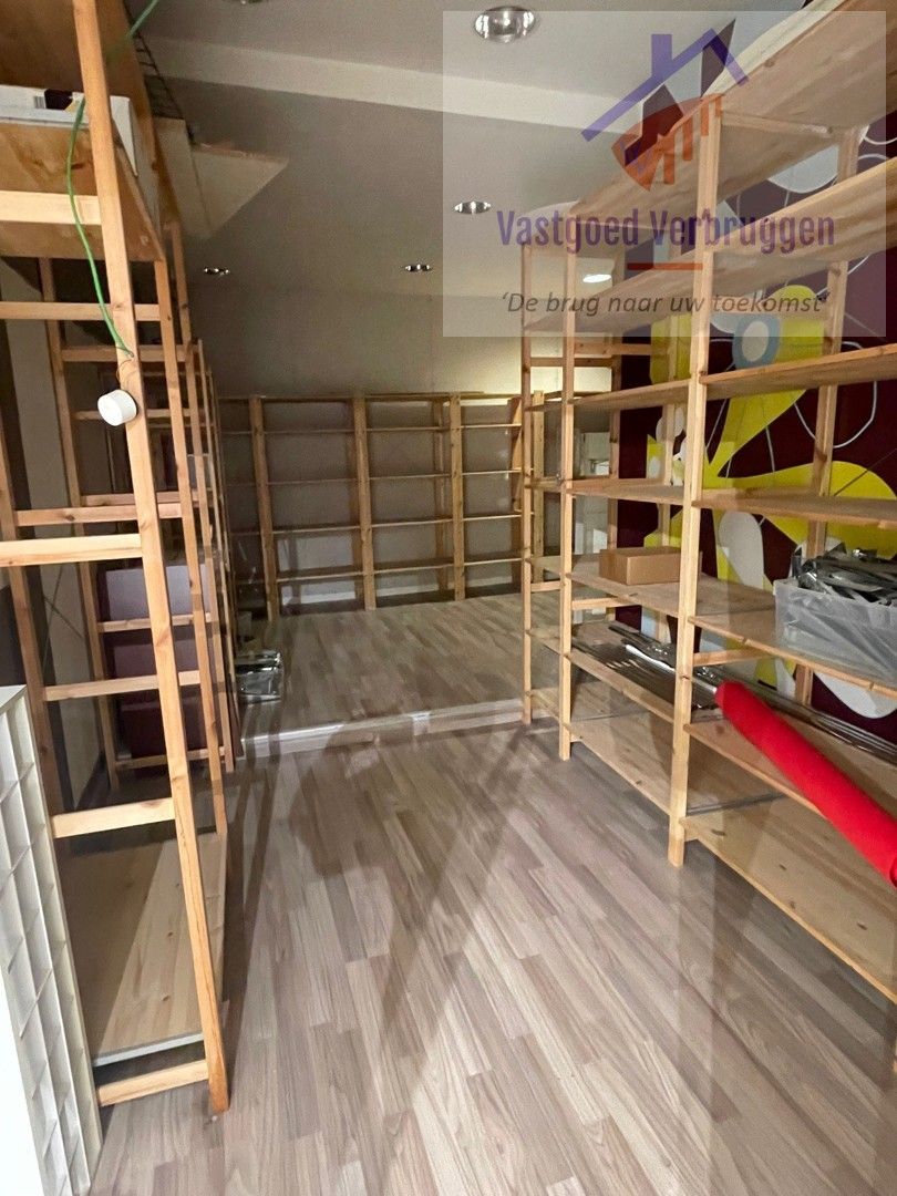 Commerciële winkelruimte op toplocatie aan interessante voorwaarden foto 12