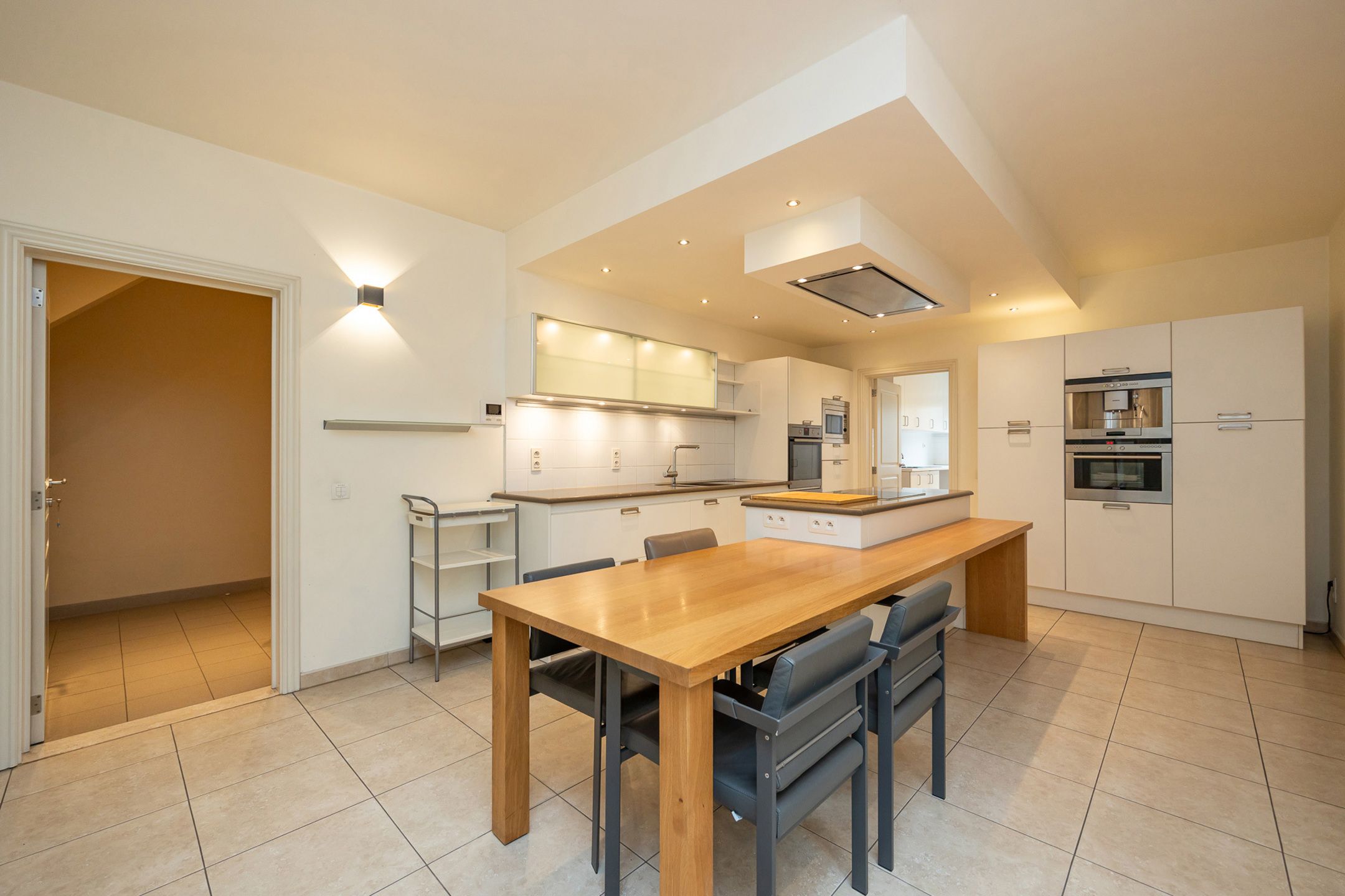 Ruime villa met tuin, bijgebouw en dubbele garage in Zoersel. foto 6