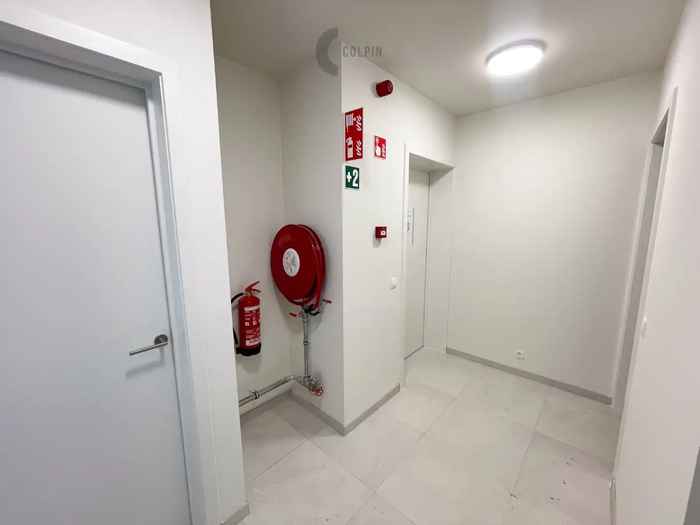 Instapklaar nieuwbouw appartement vlakbij het strand en centrum Heist. foto 12