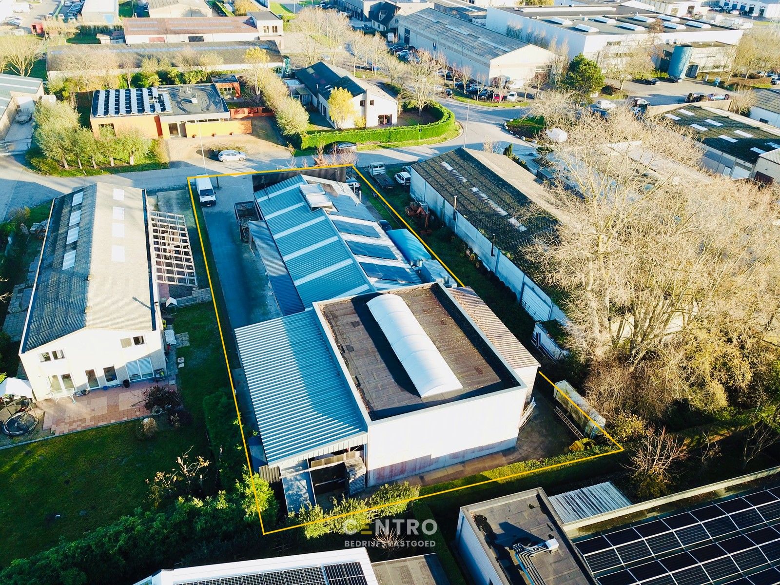 Instapklaar BEDRIJFSPAND met geïntegreerde KANTOREN op ambachtelijke zone "Blauwe Toren" te 8000 Brugge foto 2