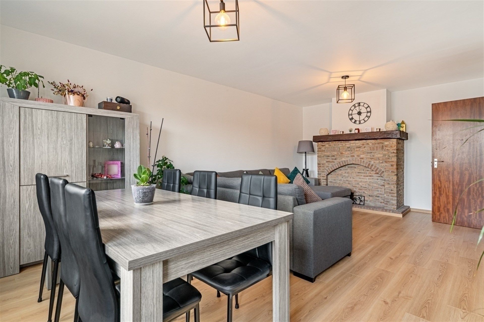Ruim appartement met 2 slaapkamers en terras in de Aalsterse stadsrand foto 5