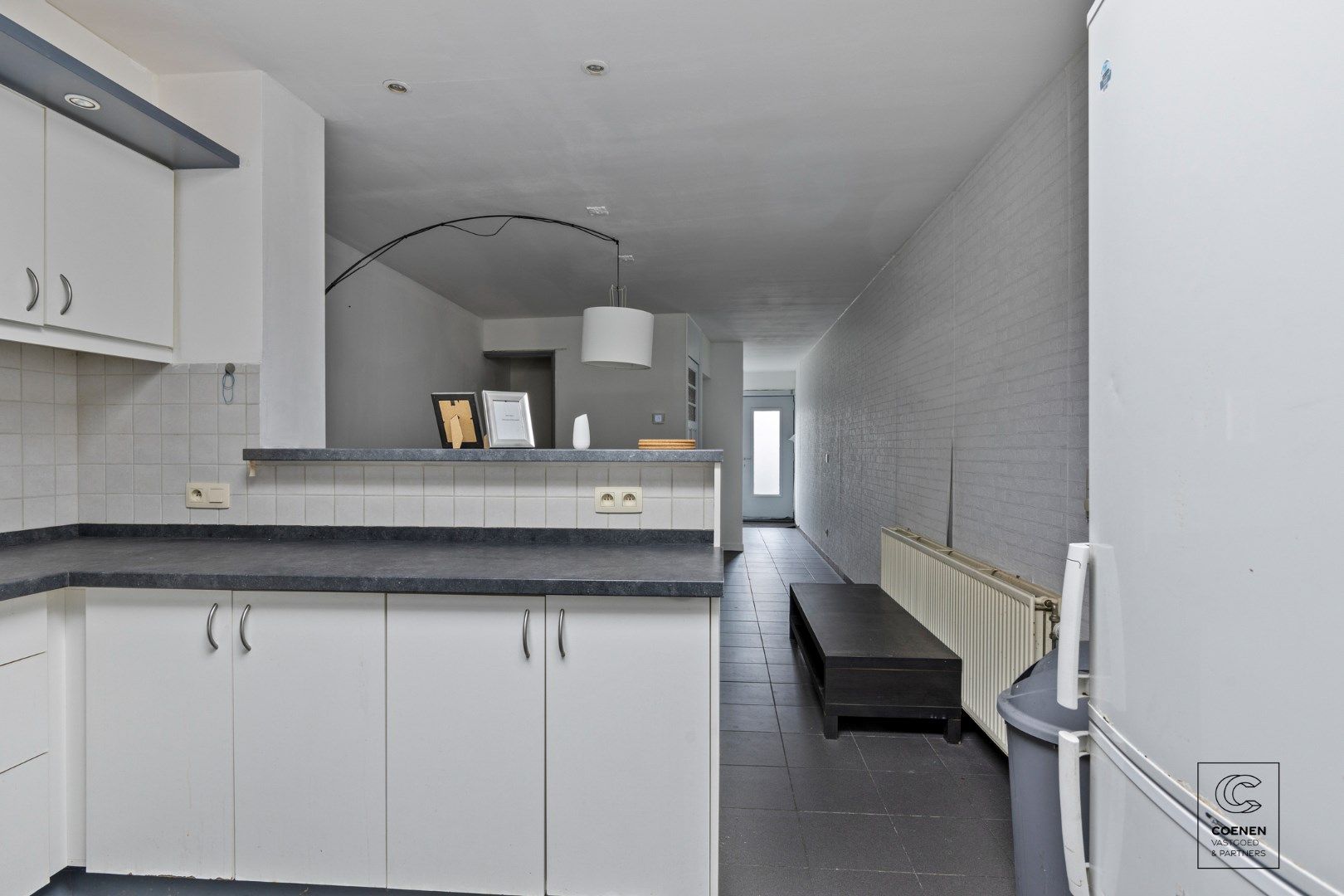 Op te frissen starterswoning met 4 slpk's op centrale ligging te Deurne! foto 6