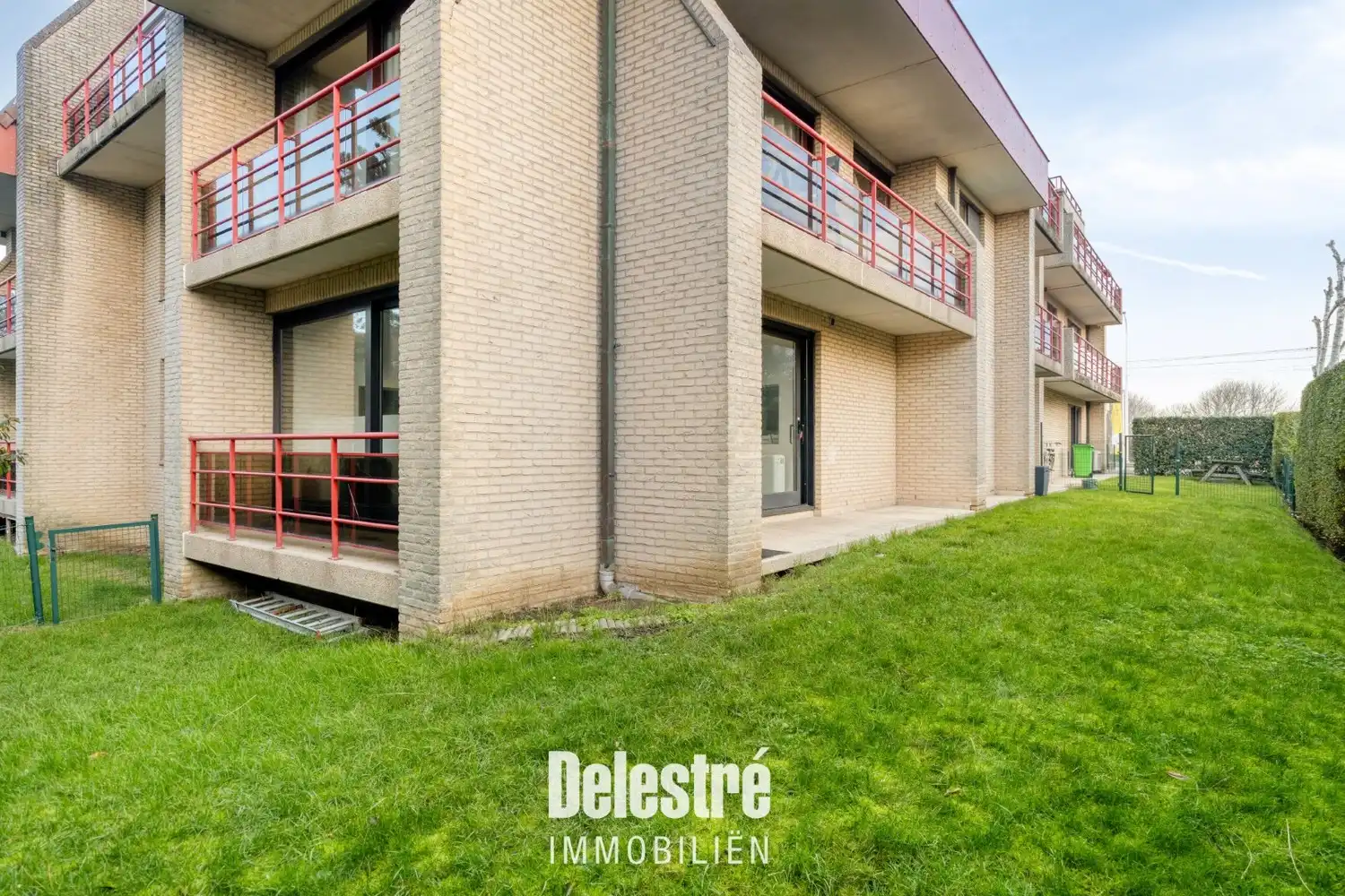 Commerciële topligging (TELENET) met woonst (vakantieapp.) op de Albert I Laan – Residentie Mirhras foto 29