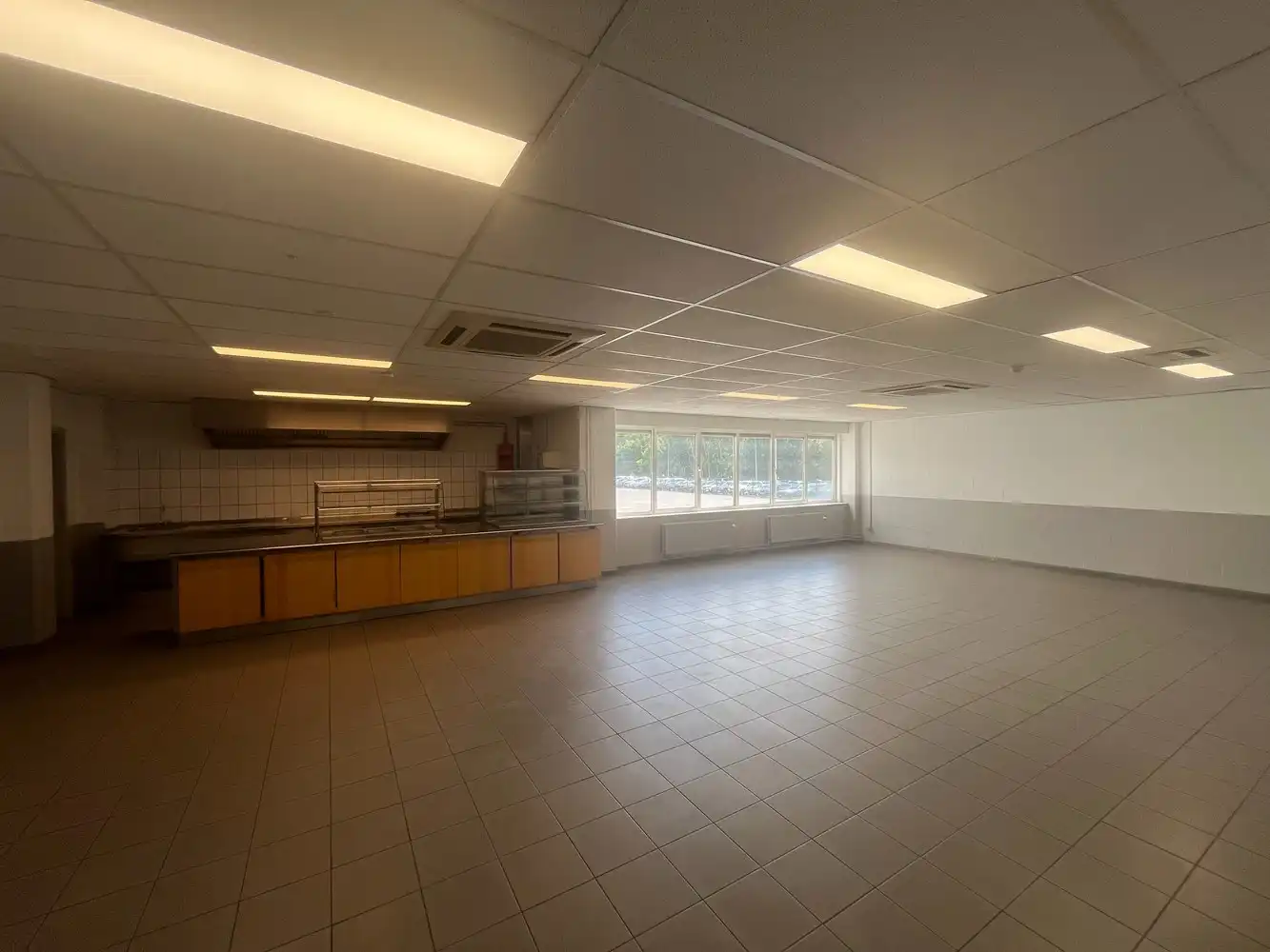 12.205m² logistiek magazijn met kantoren foto 7