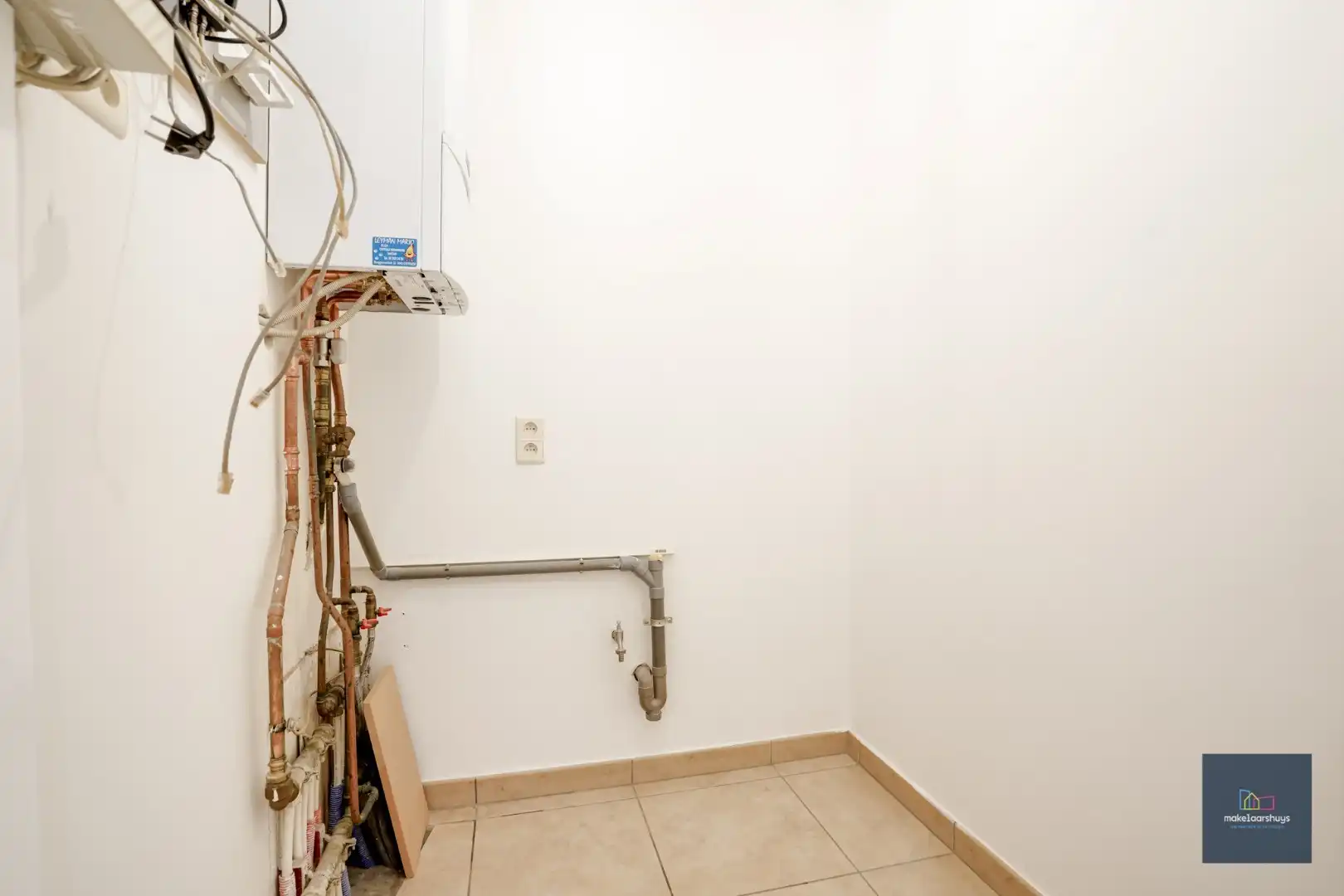 Goedgelegen 2slpk-appartement met terras en staanplaats foto 20