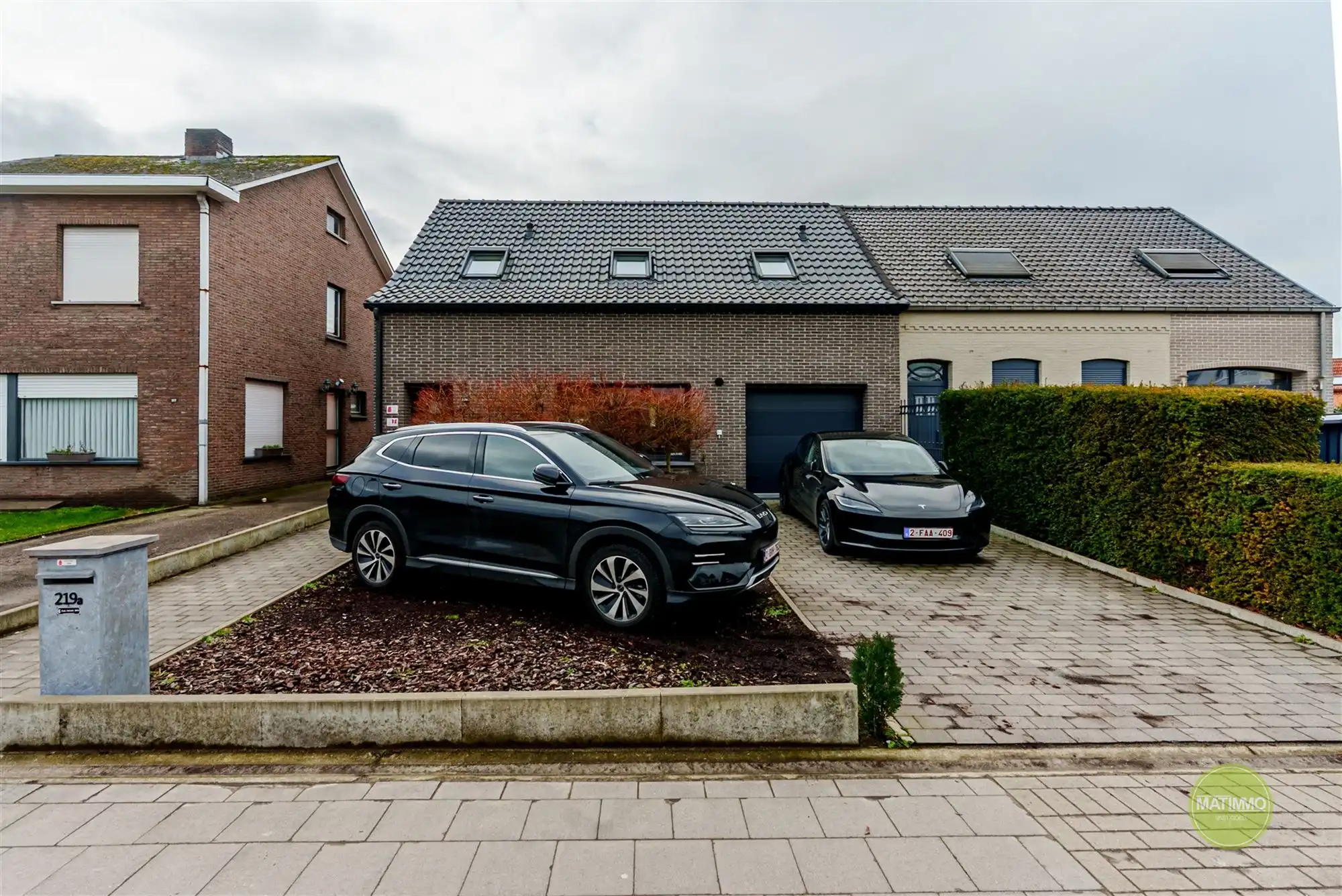 Volledig gerenoveerde woning met 3 slaapkamers in Mol foto {{pictureIndex}}