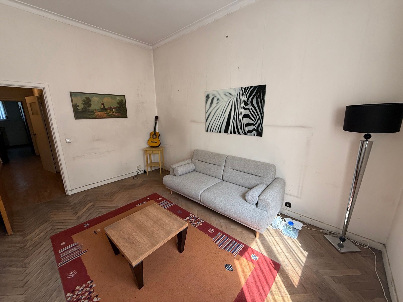 Te renoveren gelijkvloers appartement met 2 slaapkamers foto 2
