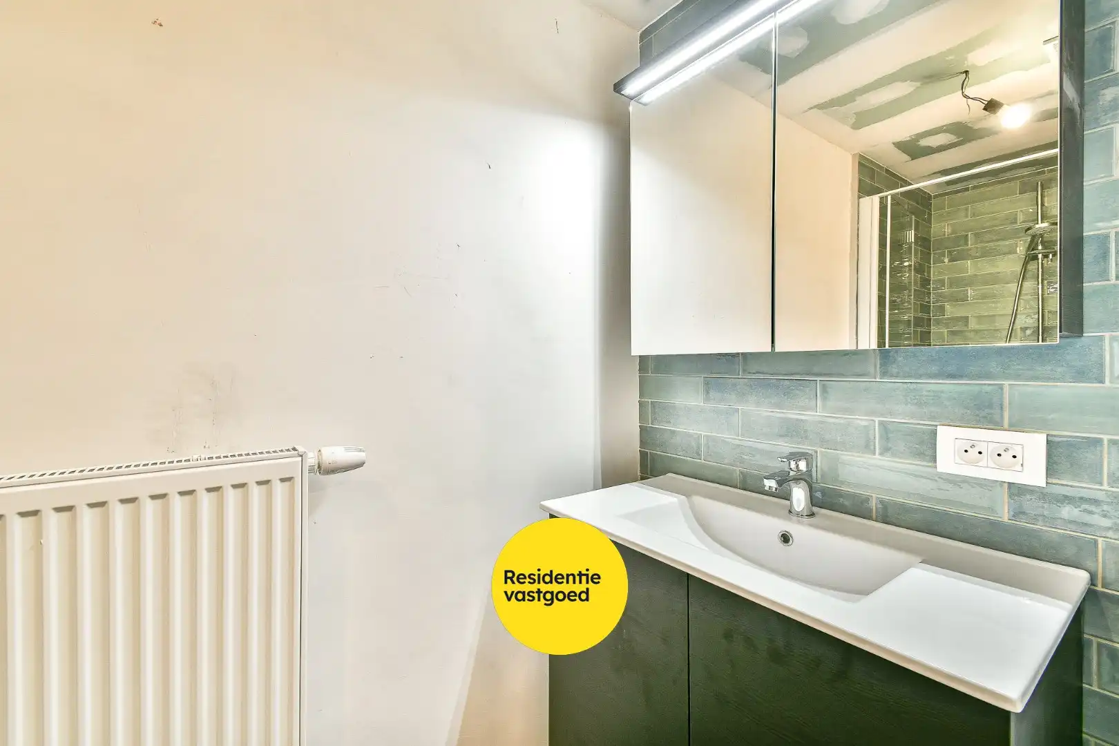 Recent duplex-appartement met standplaats foto 18