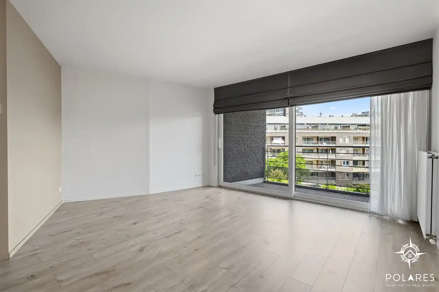 Instapklaar 2-slpk appartement met ruim terras en parkeerplaats foto 4