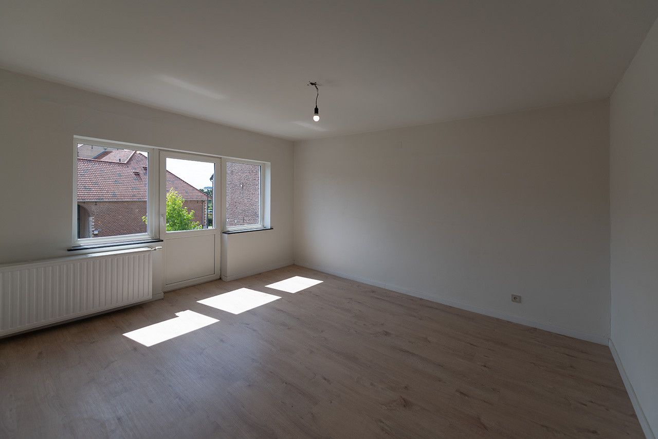 Lichte, modern ingerichte villa foto 17