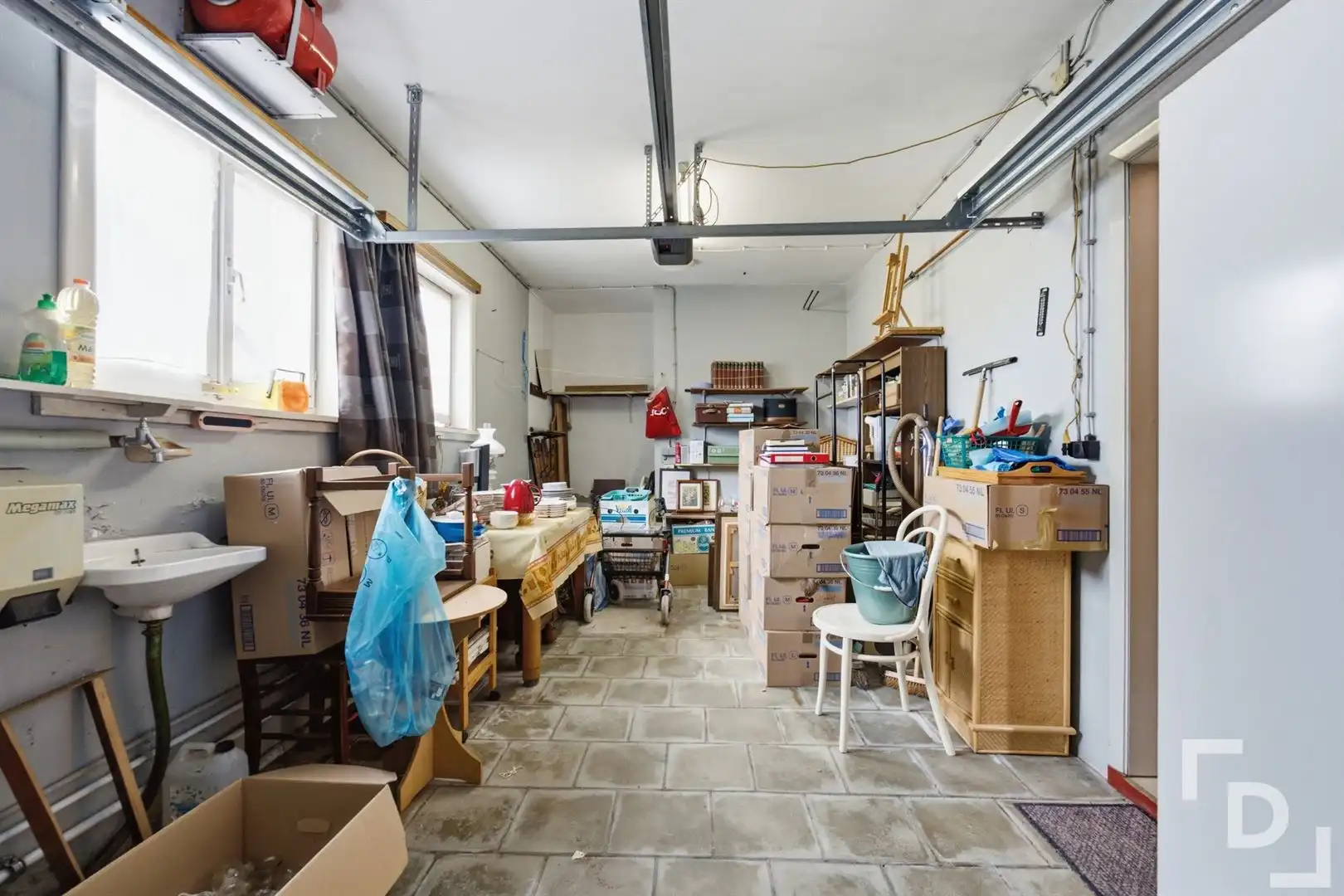Losstaande woning met landelijke verzichten te koop in Ieper. foto 17