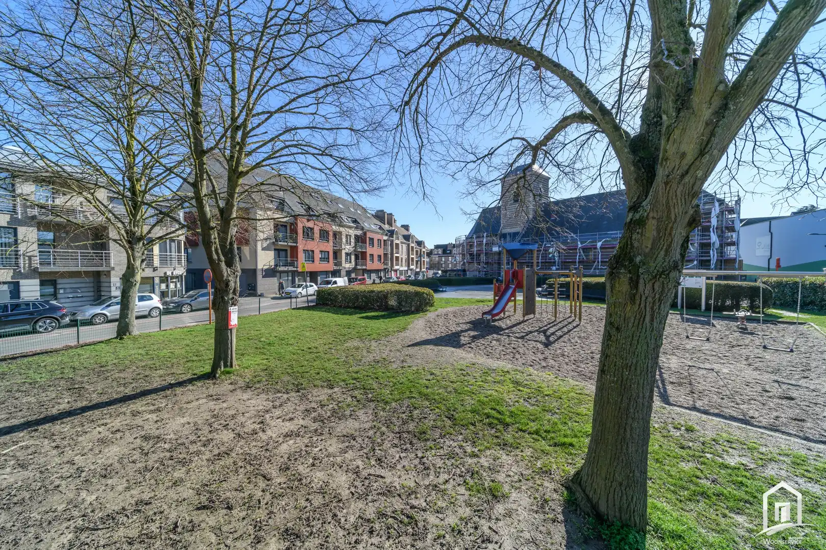 Centraal gelegen appartement te Nieuwerkerken foto 2