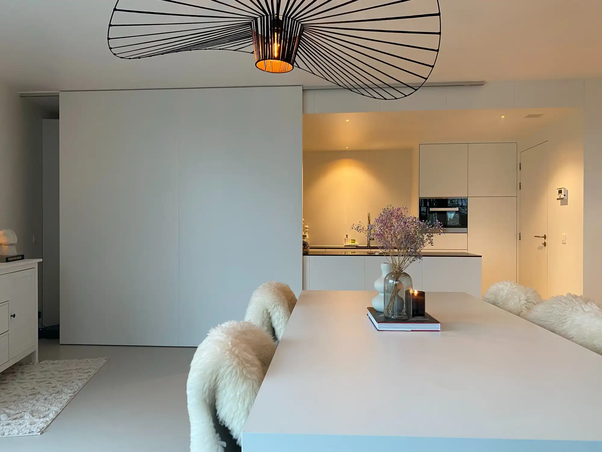 Recent geschilderd appartement in centrum | Henri Lebbestraat foto {{pictureIndex}}