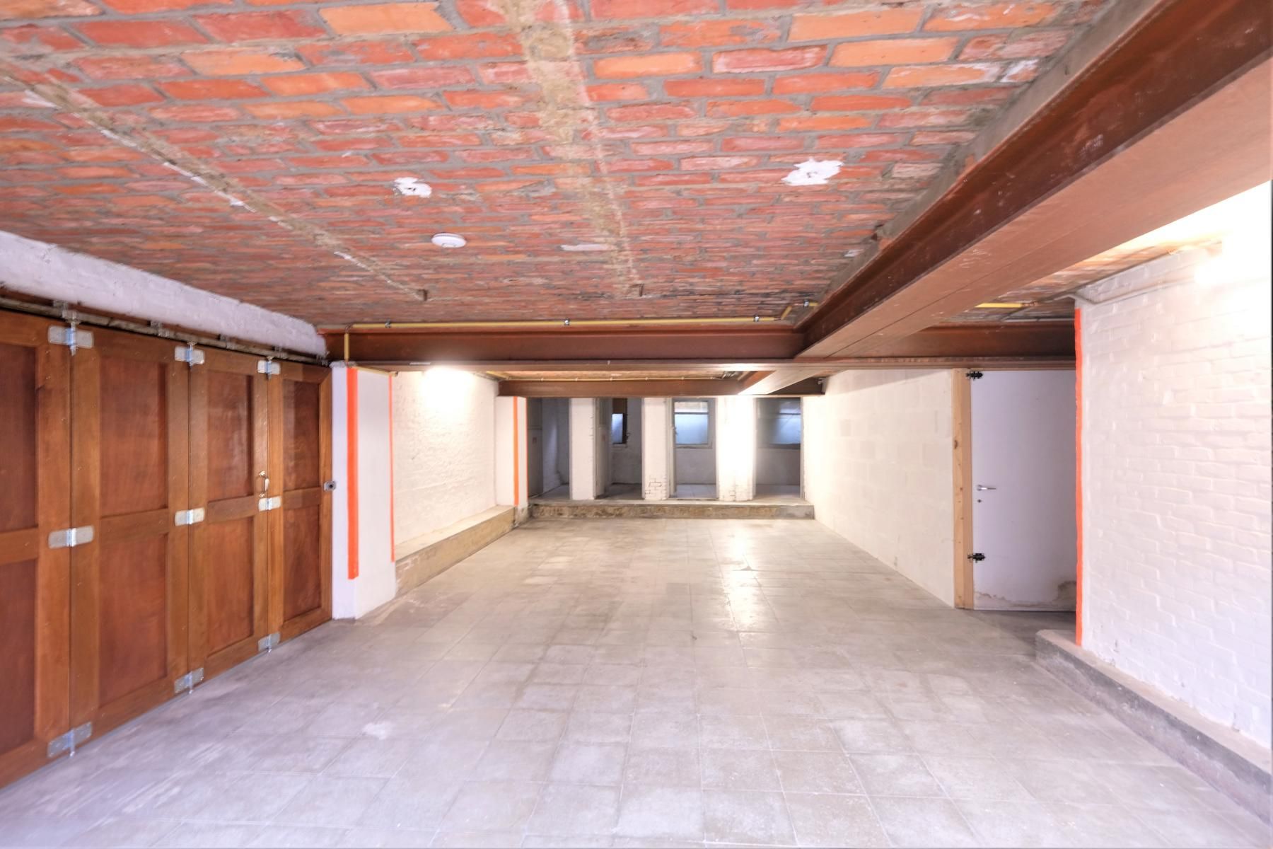 Opslagruimte of dubbele garage foto {{pictureIndex}}
