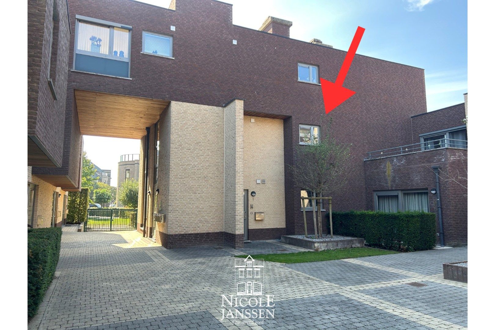 Instapklaar appartement met twee slaapkamers en overdekt terras foto {{pictureIndex}}