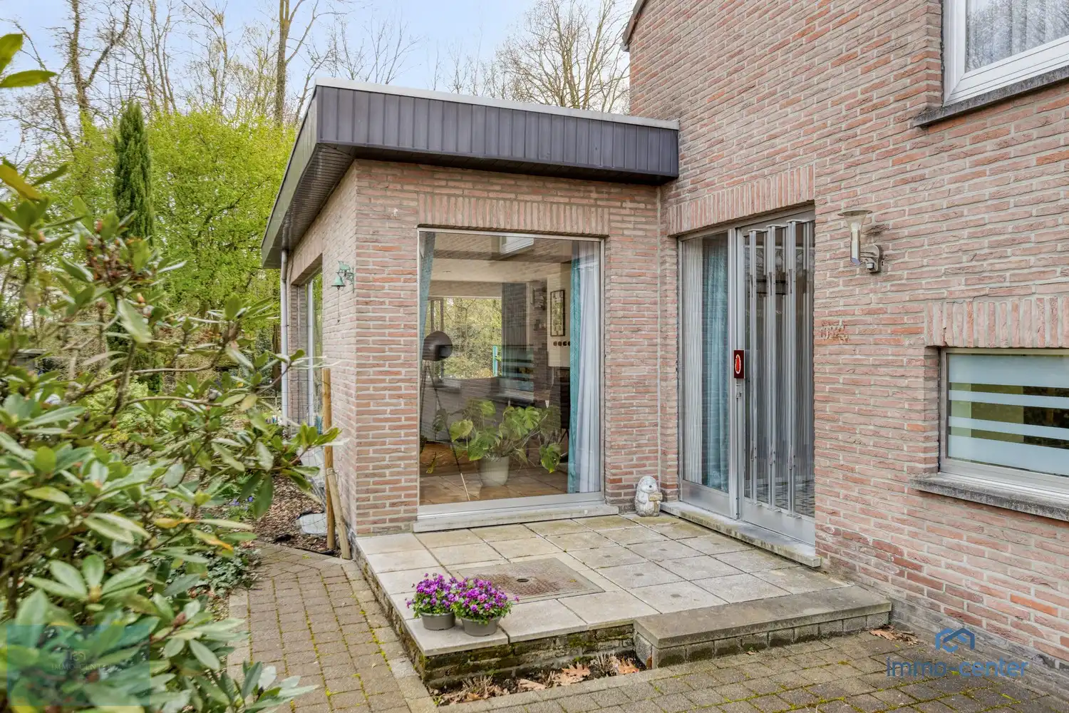 Ruime gezinswoning met tuin aan natuurgebied De Caetsweyers. foto 4