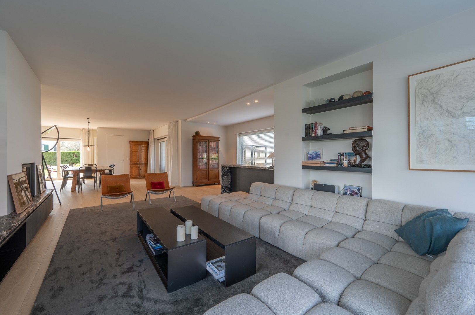 Prachtig tuinappartement met zonnige tuin in een villa residentie in het Zoute op enkele stappen van de zee en de winkels. foto 7