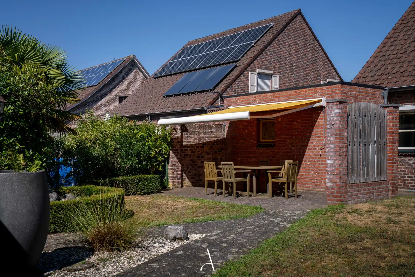Ruime en verzorgde gezinswoning met 4 slaapkamers op 496 m² in Molenbeersel foto 15