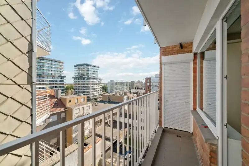 Smaakvol ingericht 2-slaapkamerappartement met adembenemend frontaal zeezicht foto 17