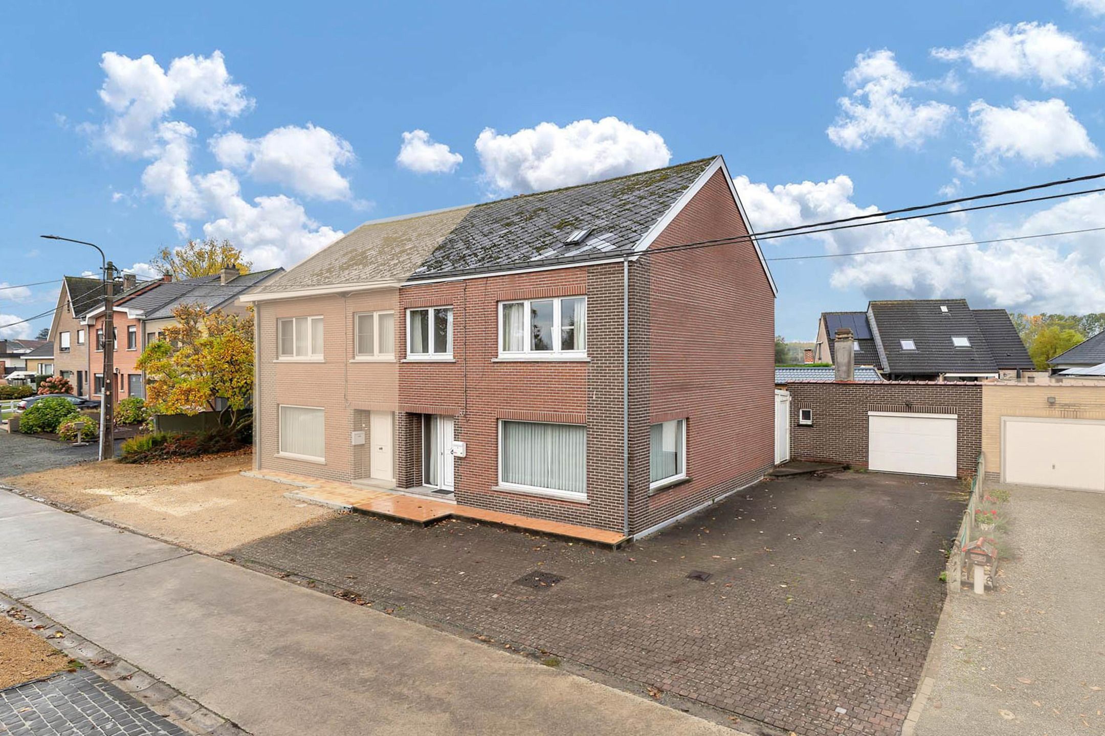 Hoofdfoto van de publicatie: Halfopen bebouwing met garage te koop in Meerbeke!