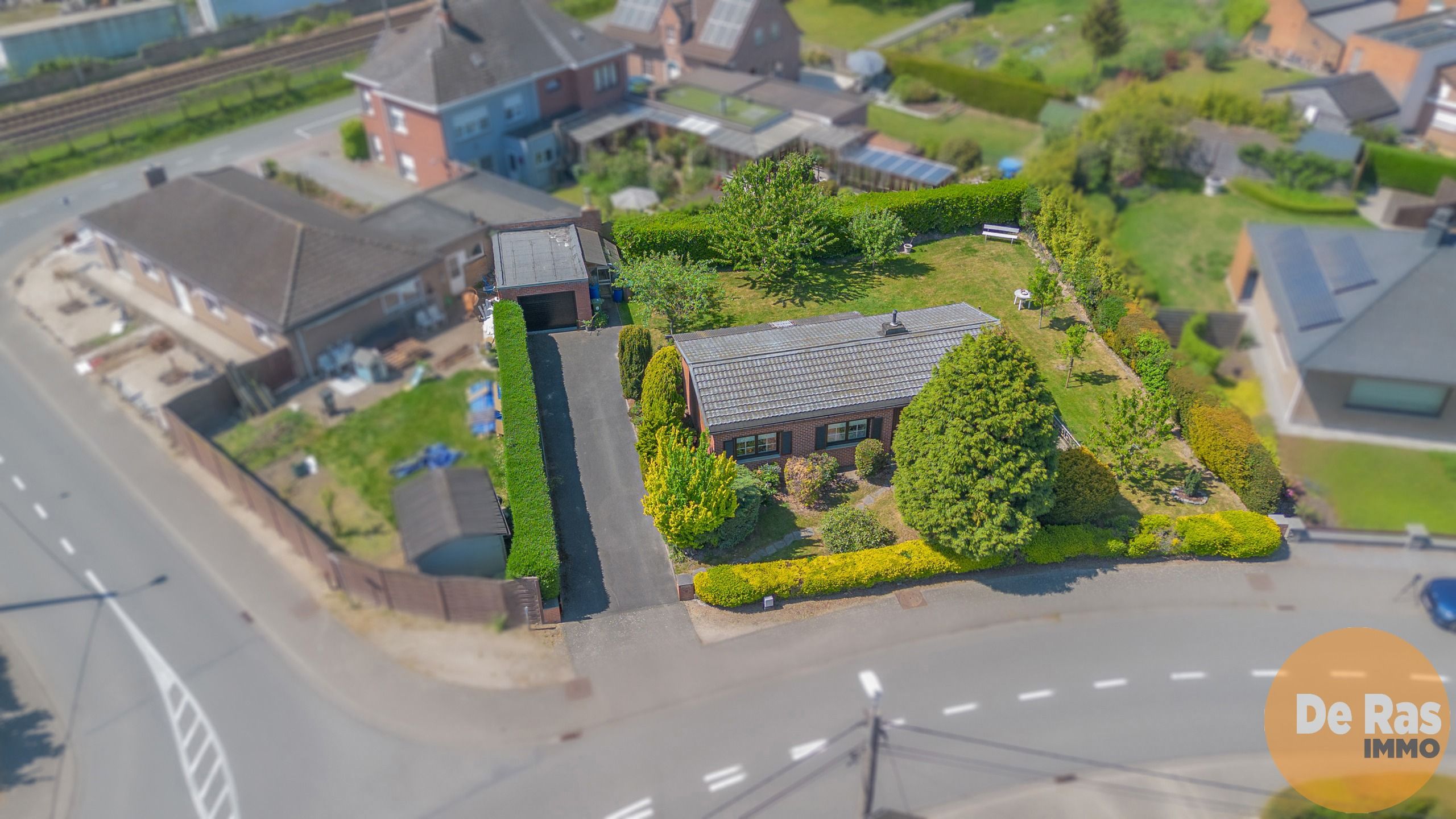 LEDE- Op te frissen bungalow gelegen op een centrale locatie foto 2