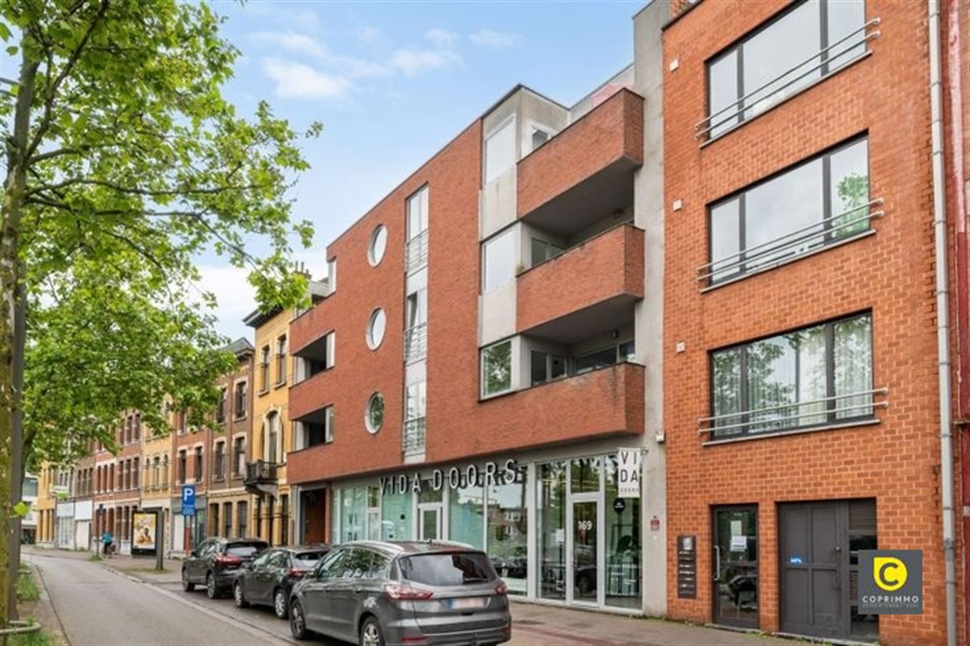 8 appartementen + P in een modern gebouw op strategische locatie foto 2